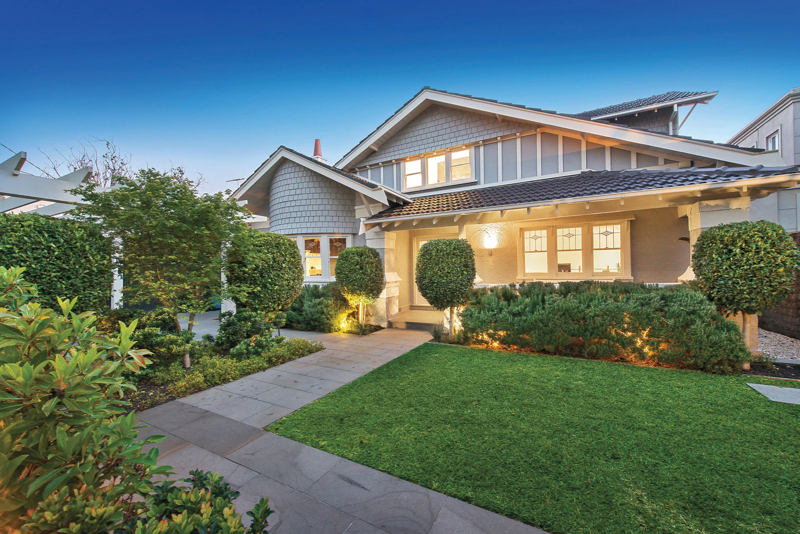 2 Rothesay Avenue, Brighton, VIC