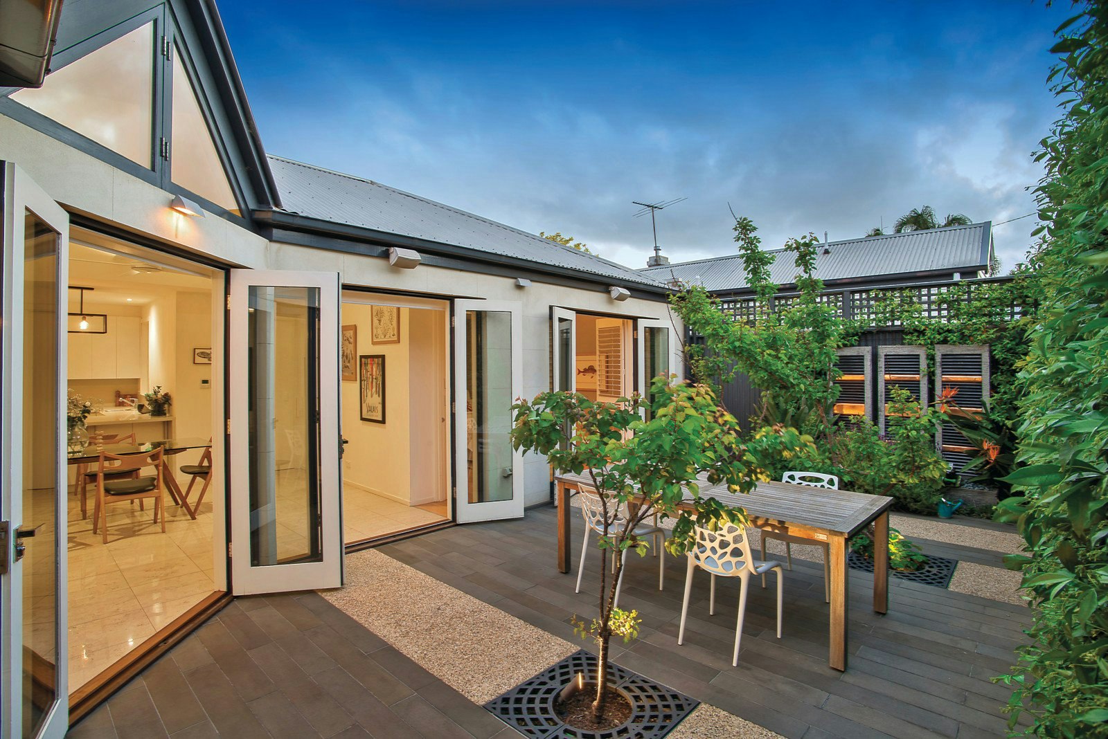 52 Eastern Road, South Melbourne, VIC