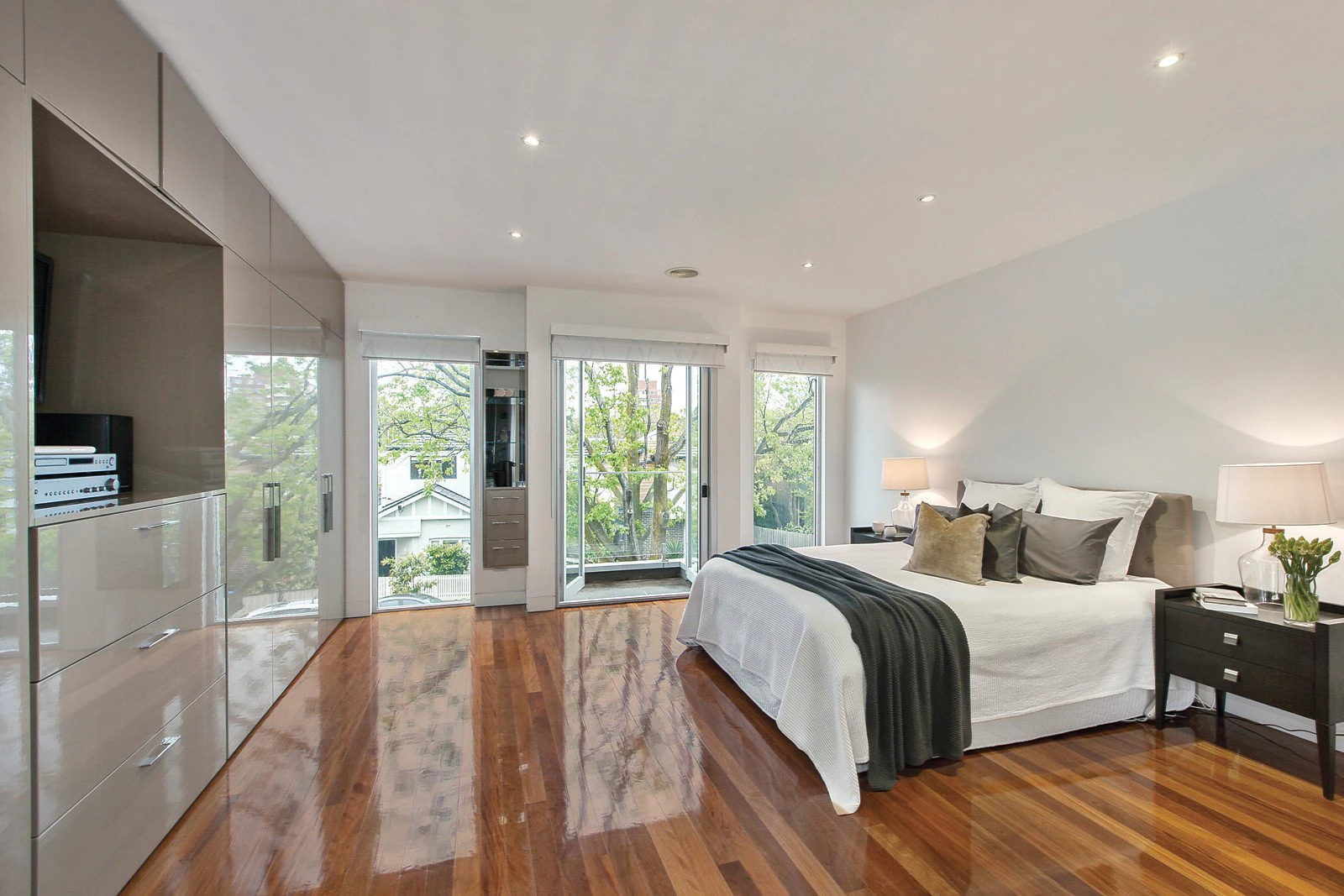 8 Bunalbo Avenue, South Yarra, VIC
