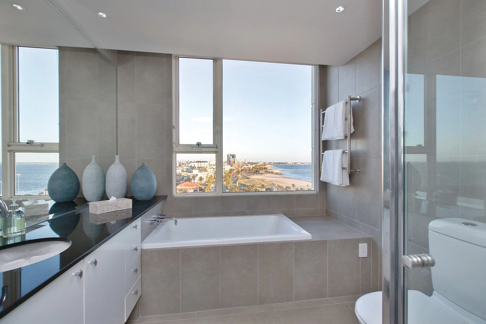 1001/107 Beach Street, Port Melbourne, VIC