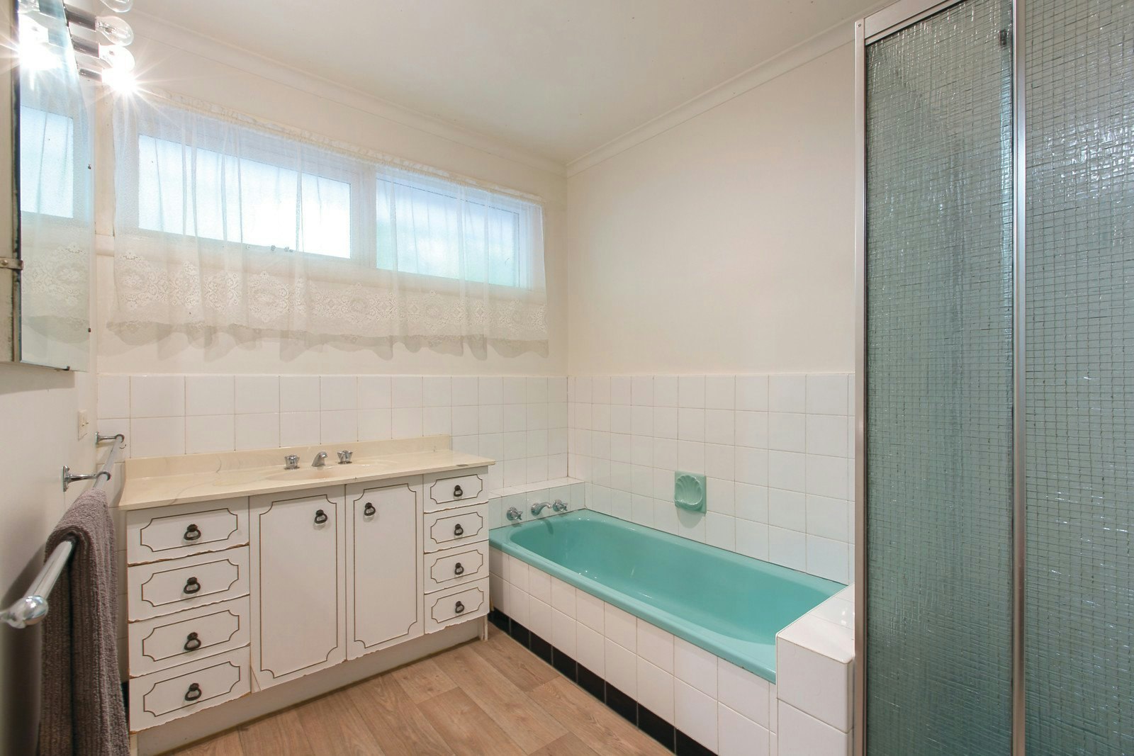 3/4 Seaview Avenue, Brighton, VIC