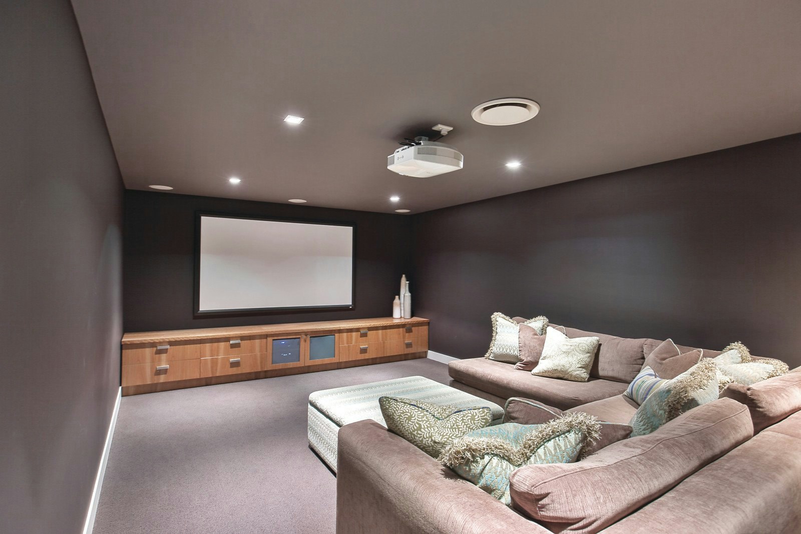 65 Linacre Road, Hampton, VIC