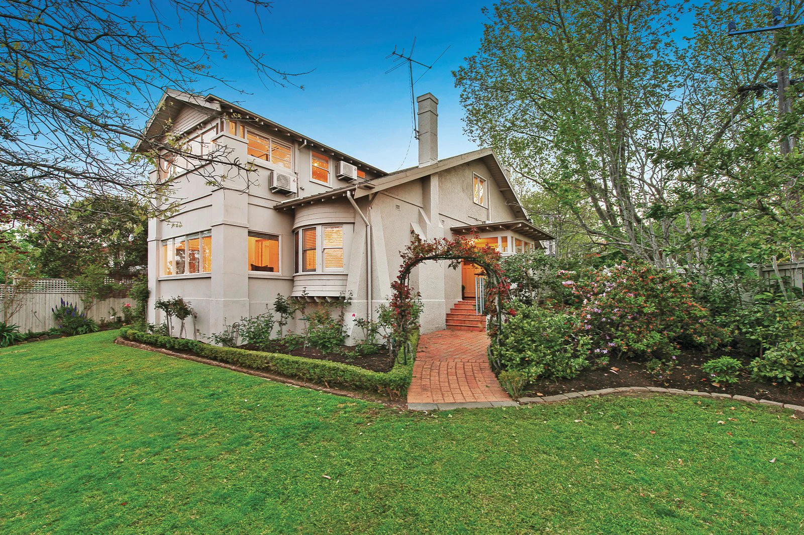 2 Kialla Avenue, Glen Iris, VIC