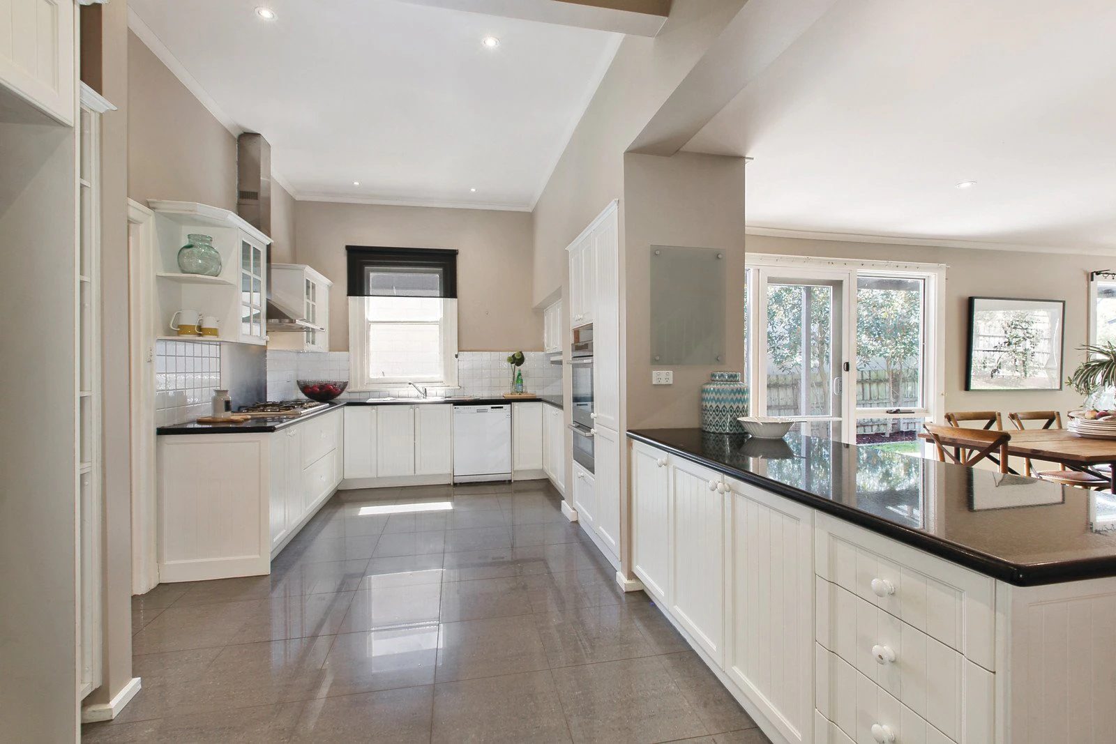 30 Irymple Avenue, Kew East, VIC