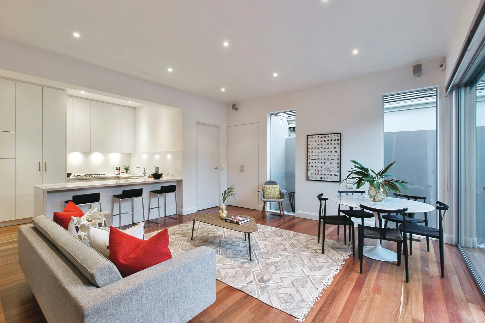 18 Tashinny Road, Toorak, VIC