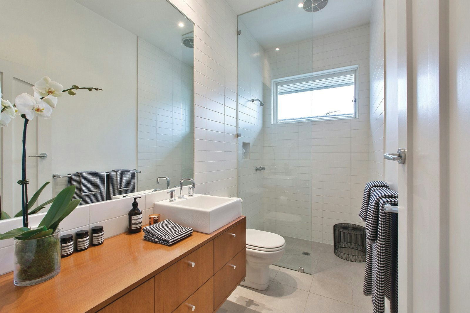 18 Tashinny Road, Toorak, VIC