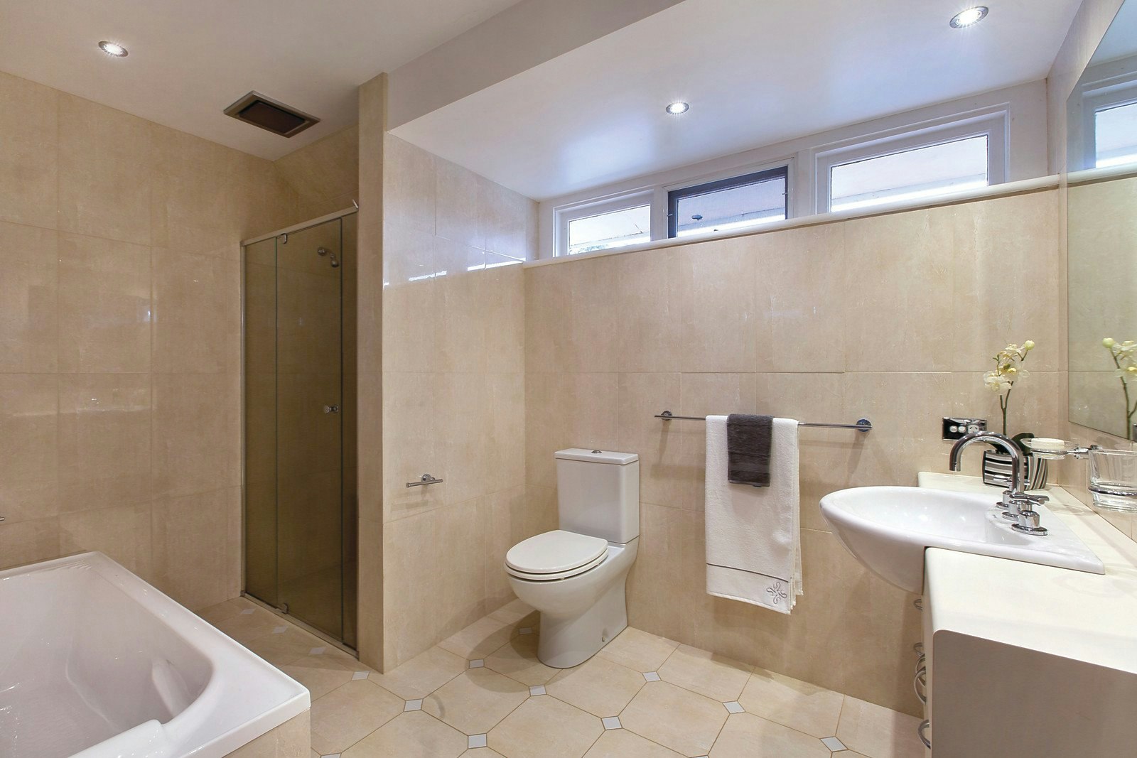 21 Kenmare Street, Mont Albert North, VIC