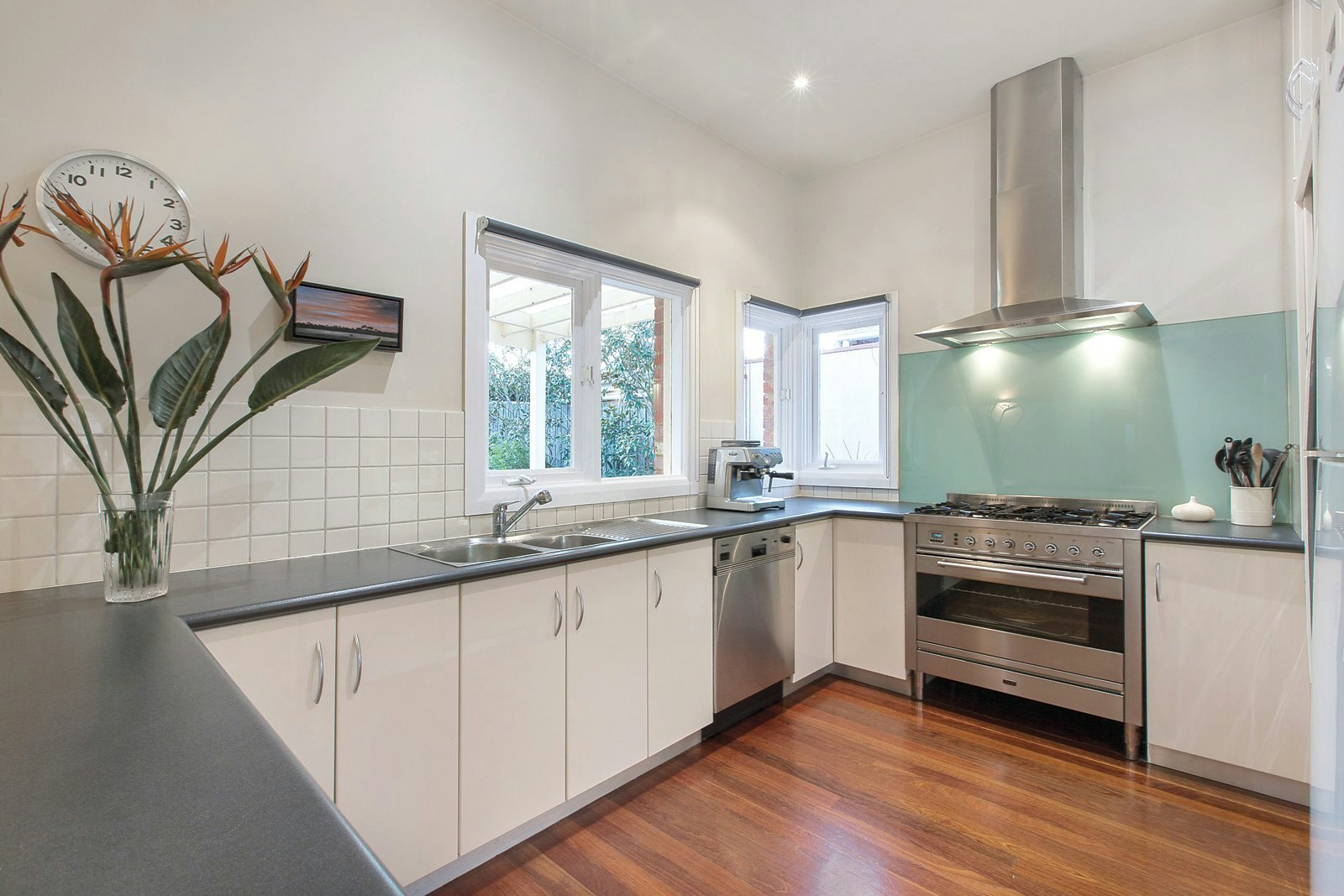 7 Violet Grove, Kew East, VIC