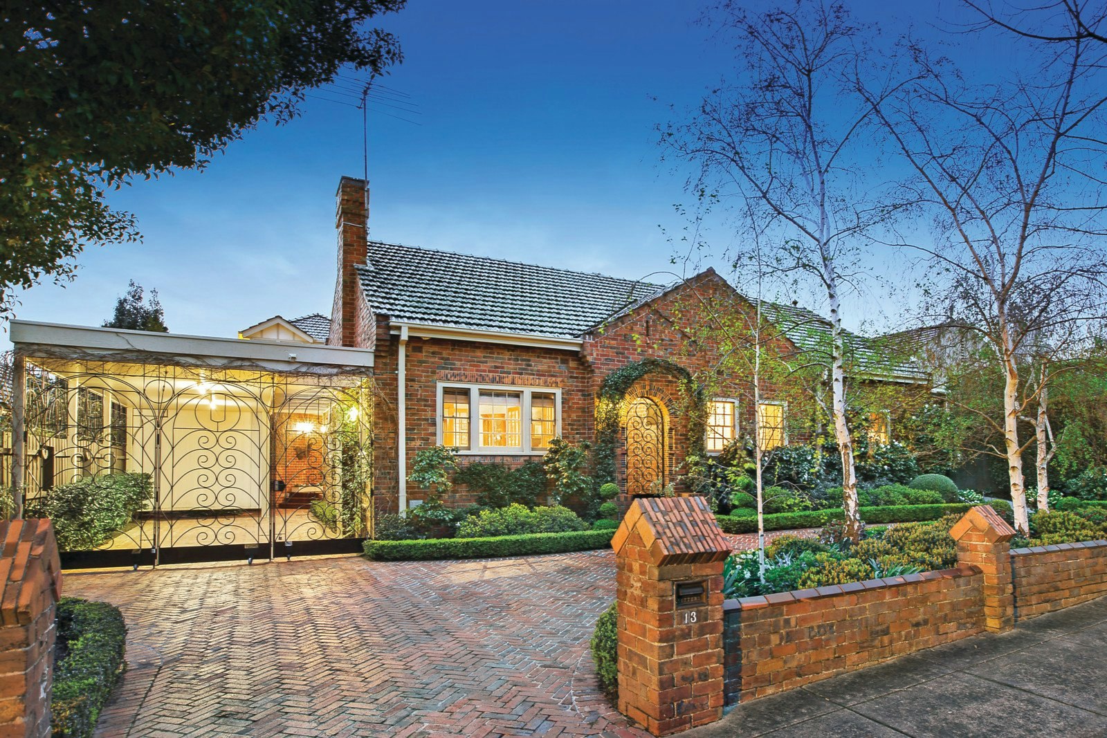 13 Findon Crescent, Kew, VIC