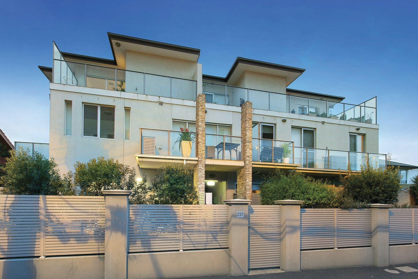 1/237 Hampton Street, Hampton, VIC