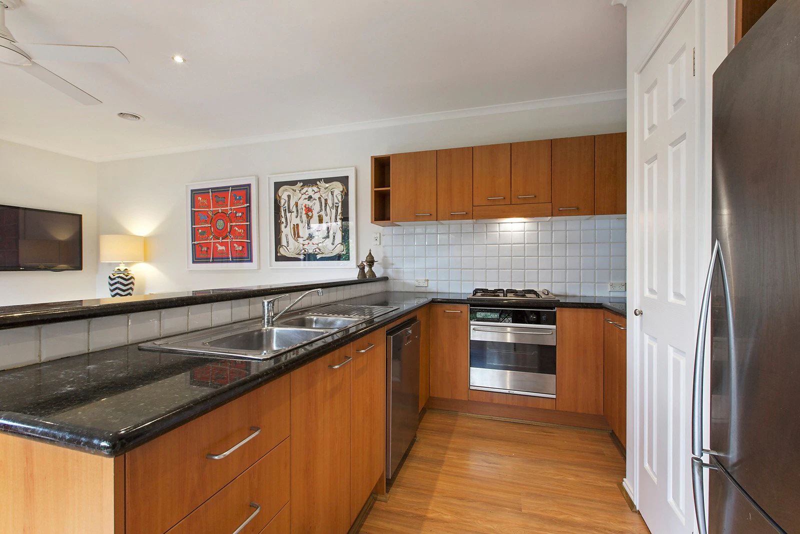 2/2 Cawkwell Street, Malvern, VIC