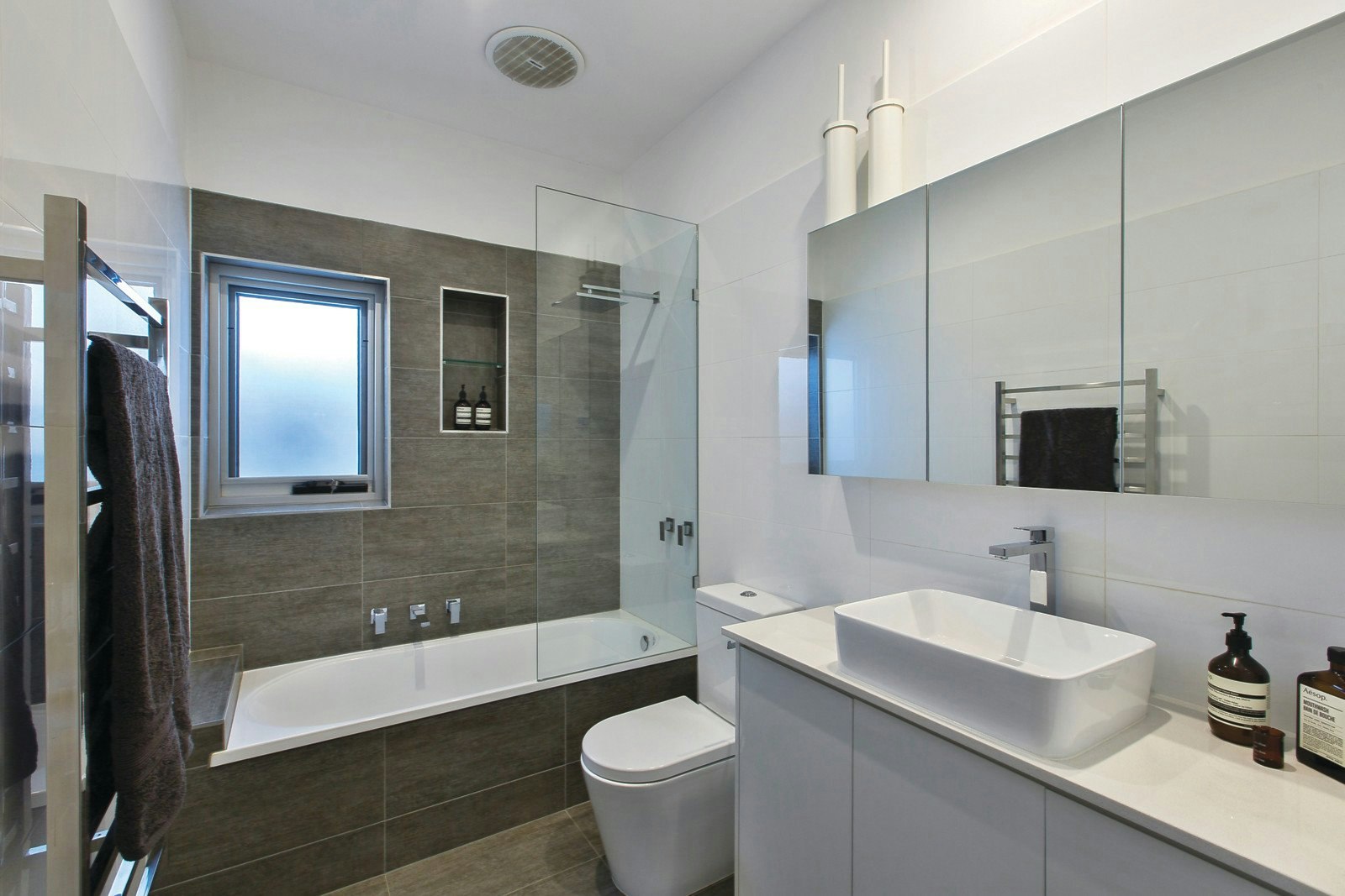 77 Millewa Avenue, Malvern East, VIC