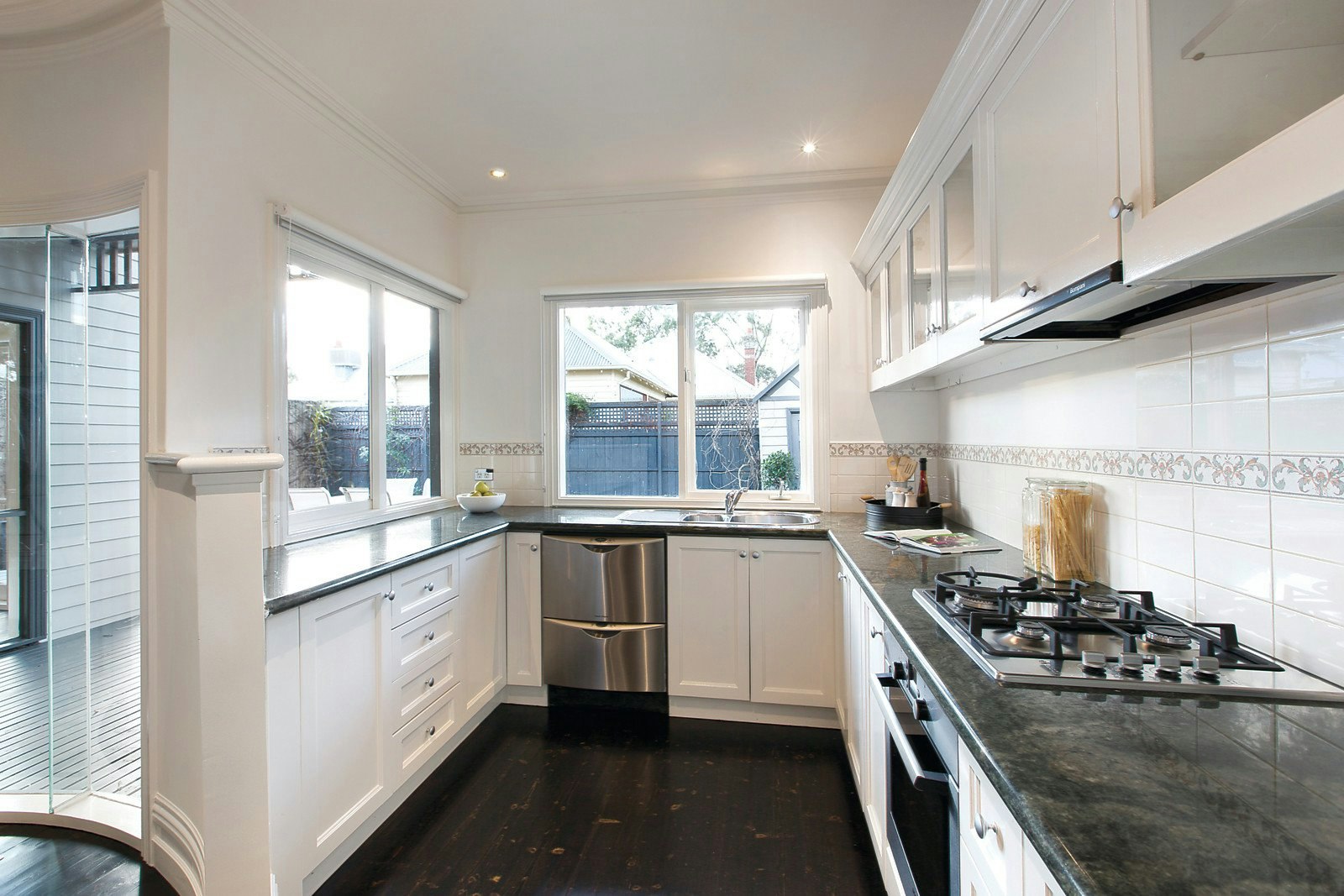 135 Head Street, Brighton, VIC