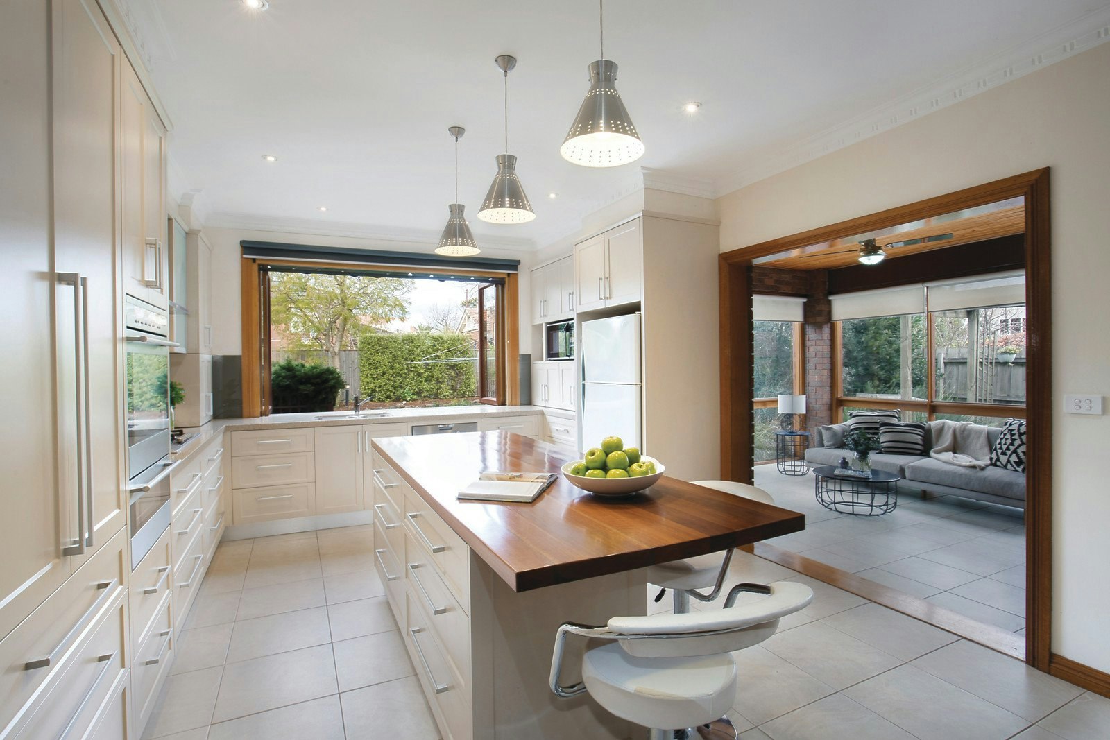 4 Bella Vista Road, Glen Iris, VIC