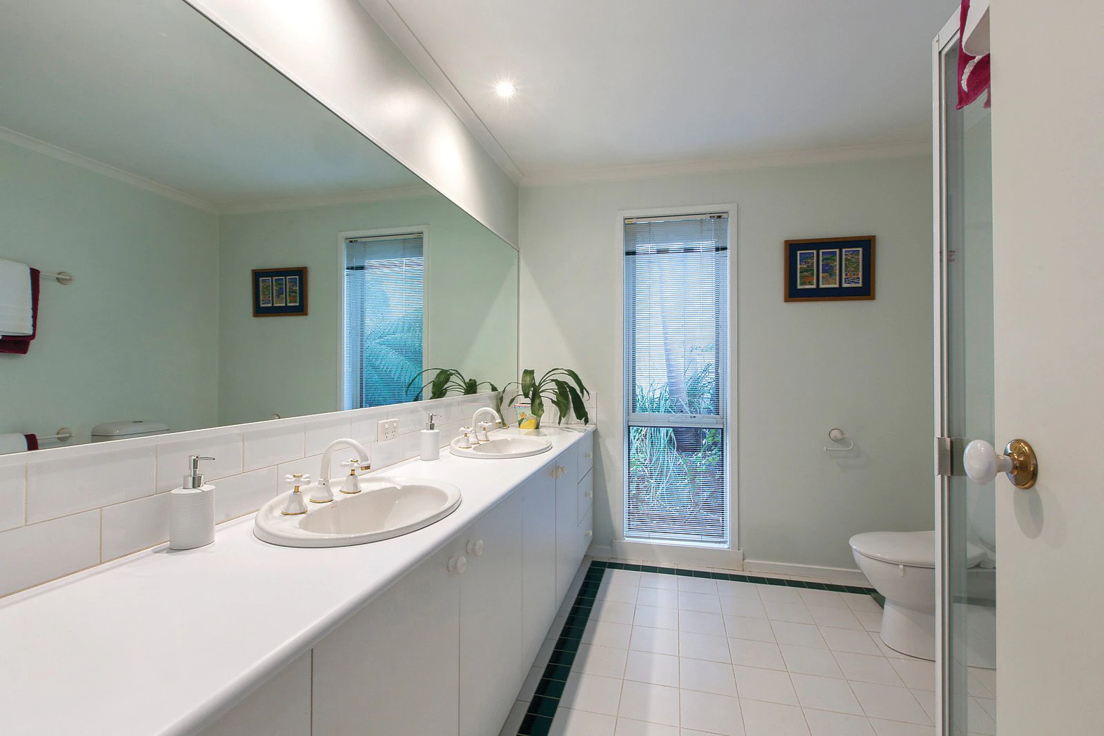 2 Bella Vista Road, Glen Iris, VIC