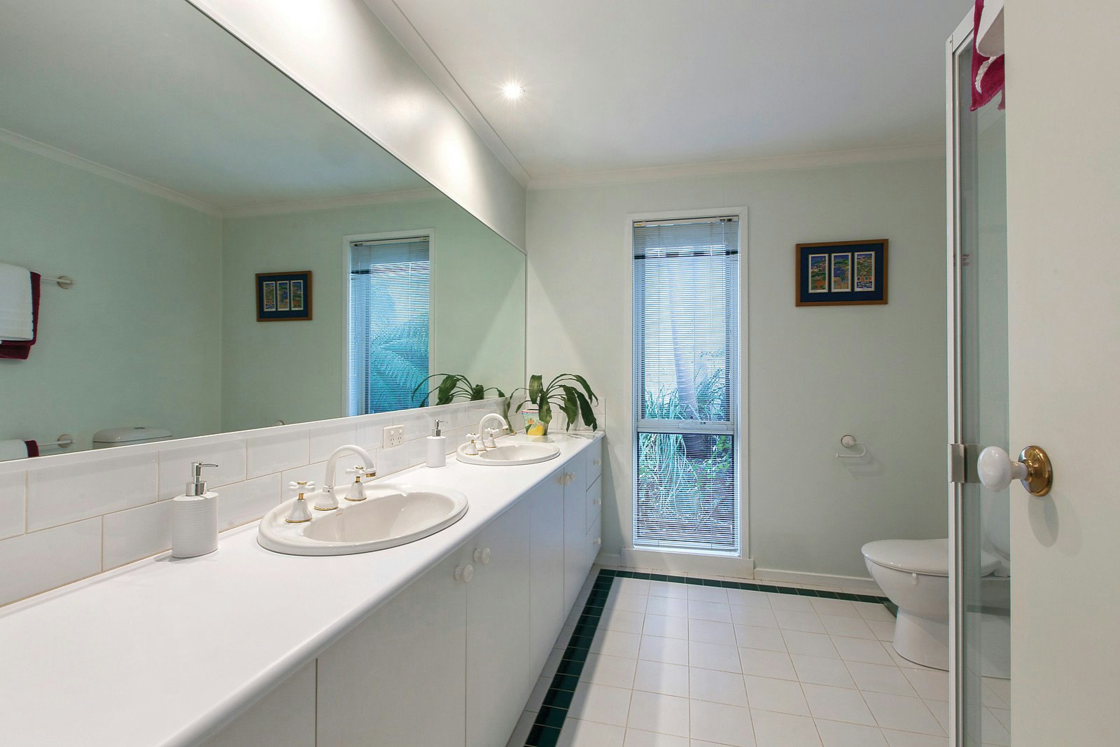 2 Bella Vista Road, Glen Iris, VIC