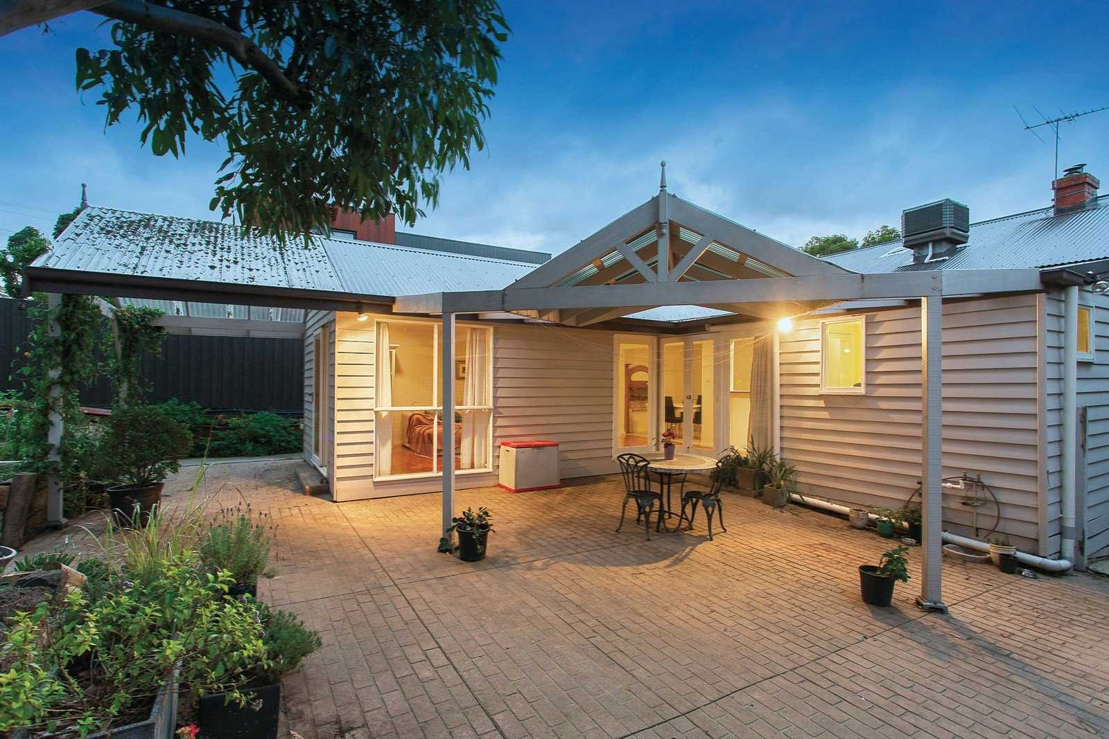 1 Clifton Street, Box Hill South, VIC