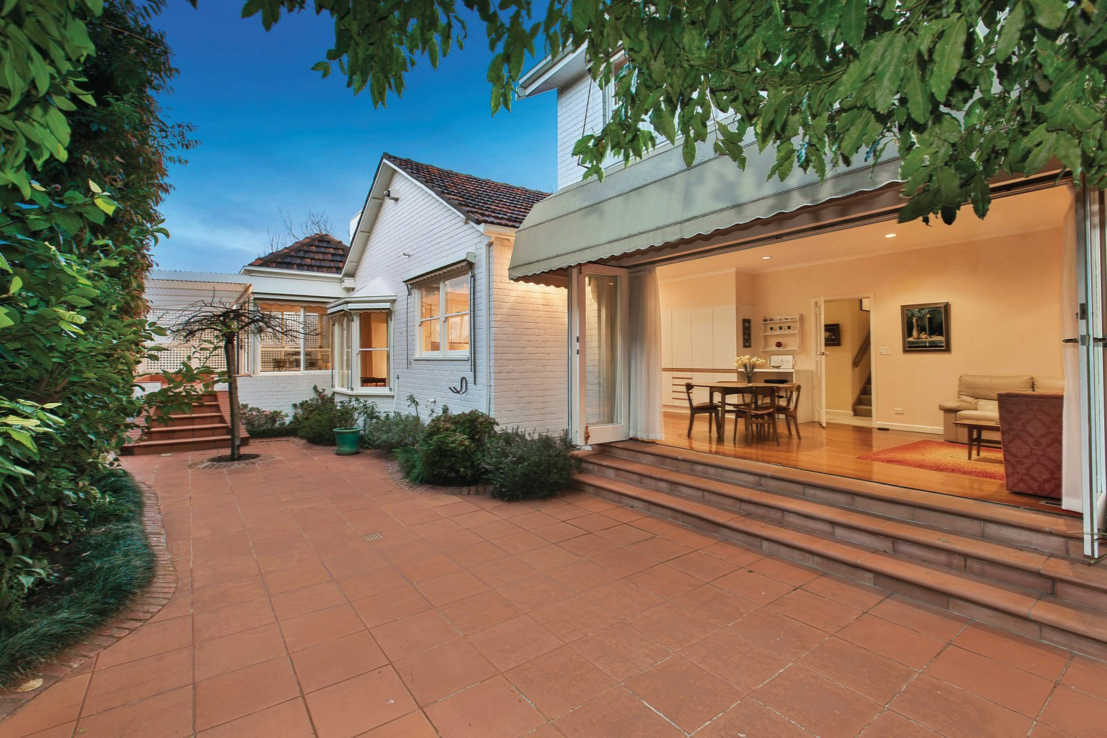 2 Duffryn Place, Toorak, VIC