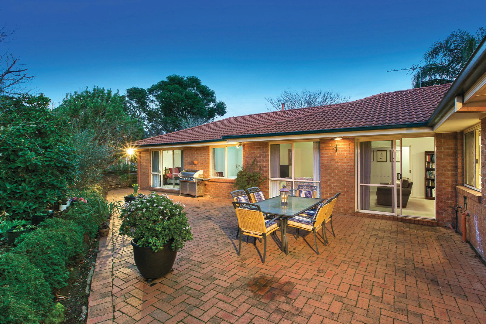 2 Bella Vista Road, Glen Iris, VIC