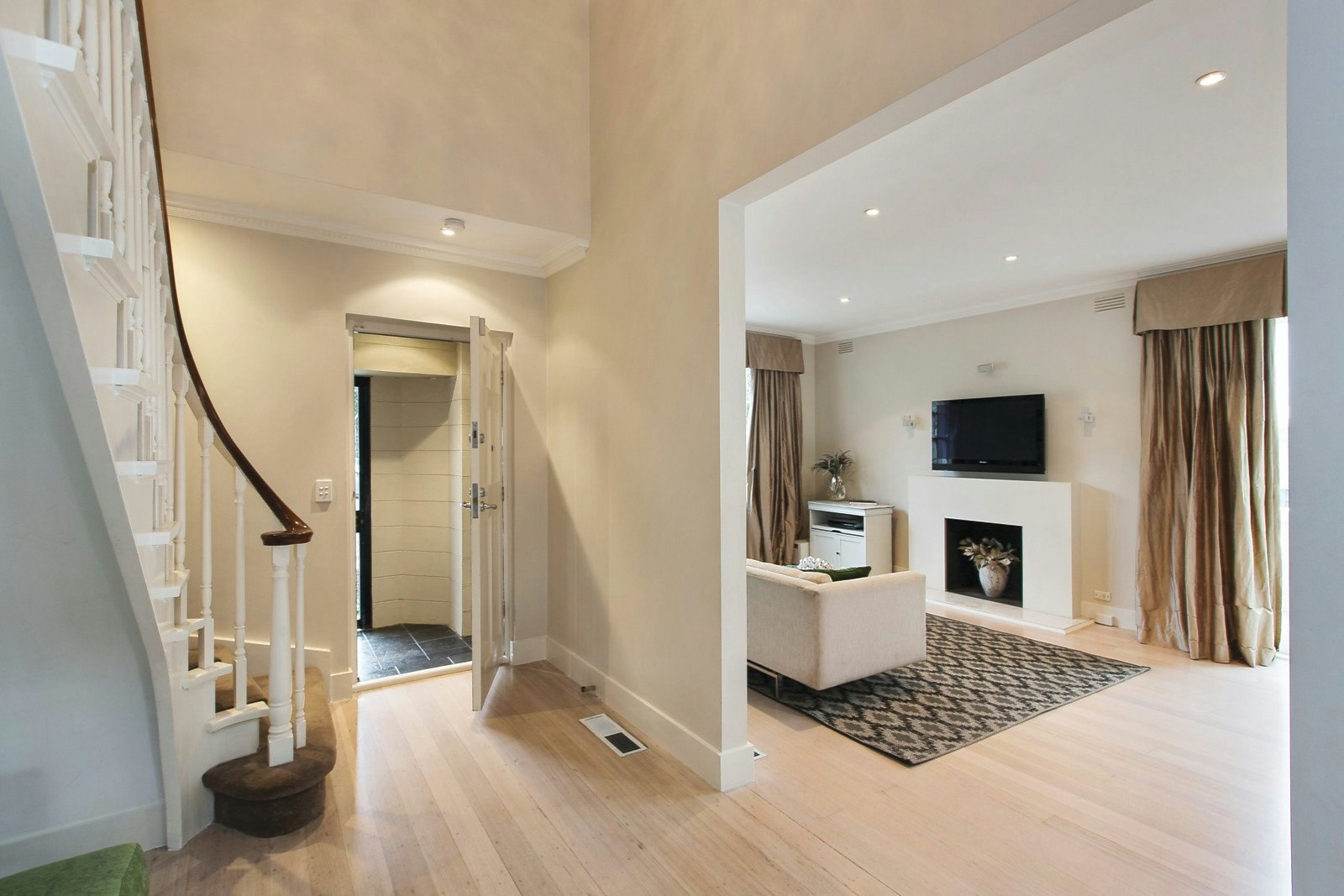 4 Scotsburn Grove, Toorak, VIC