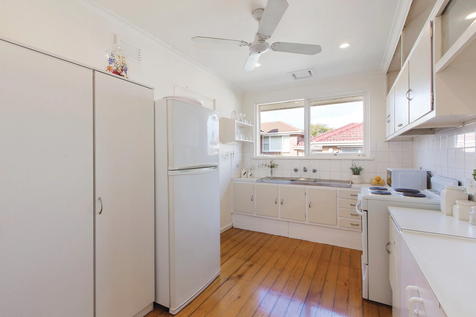 2/14-16 Somers Street, Burwood, VIC