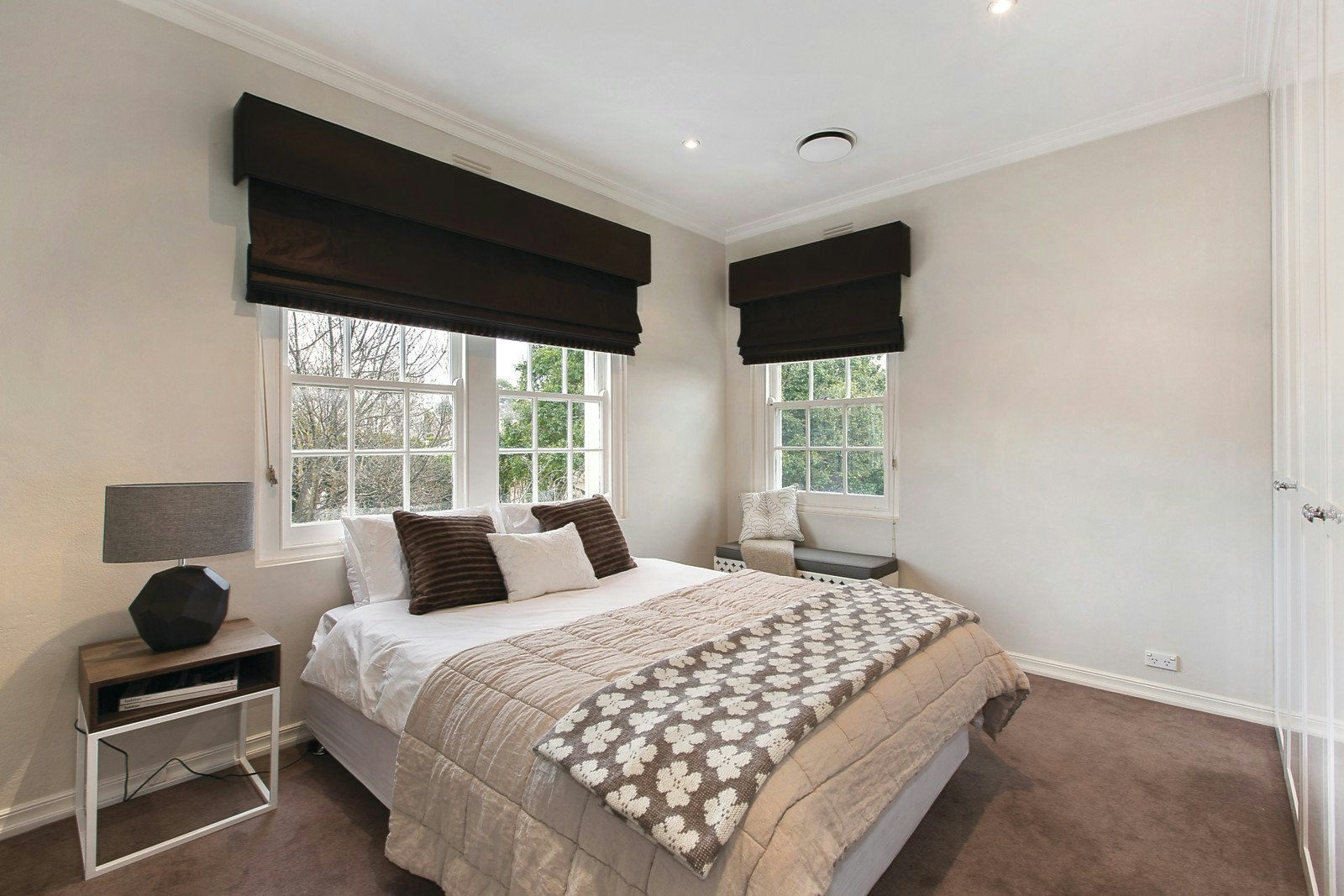 4 Scotsburn Grove, Toorak, VIC