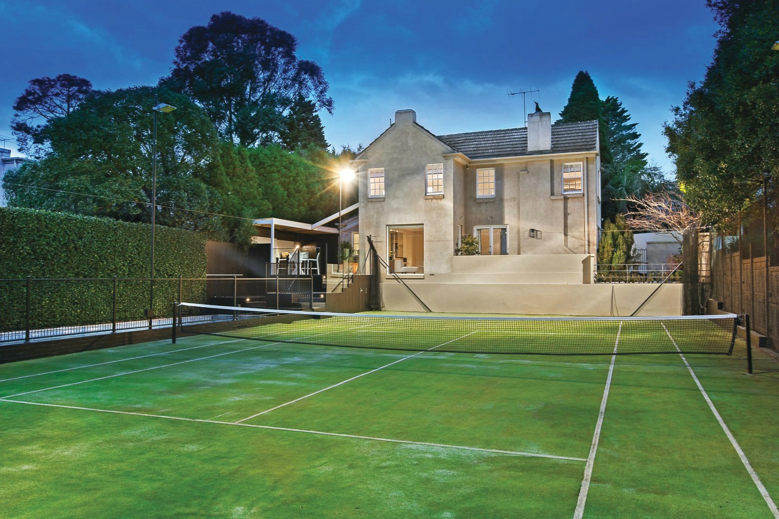 4 Scotsburn Grove, Toorak, VIC
