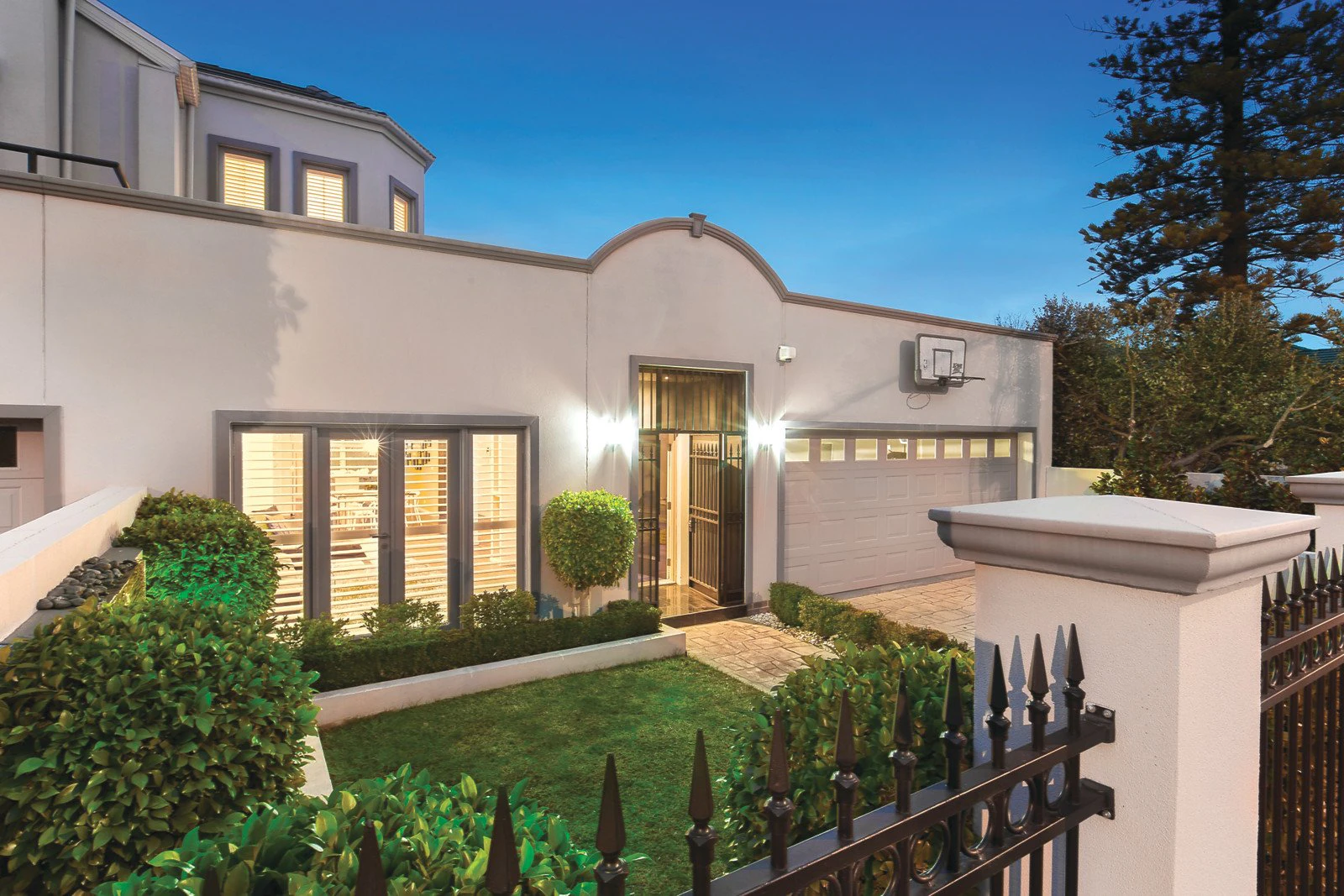 2/1 Glen Iris Road, Camberwell, VIC