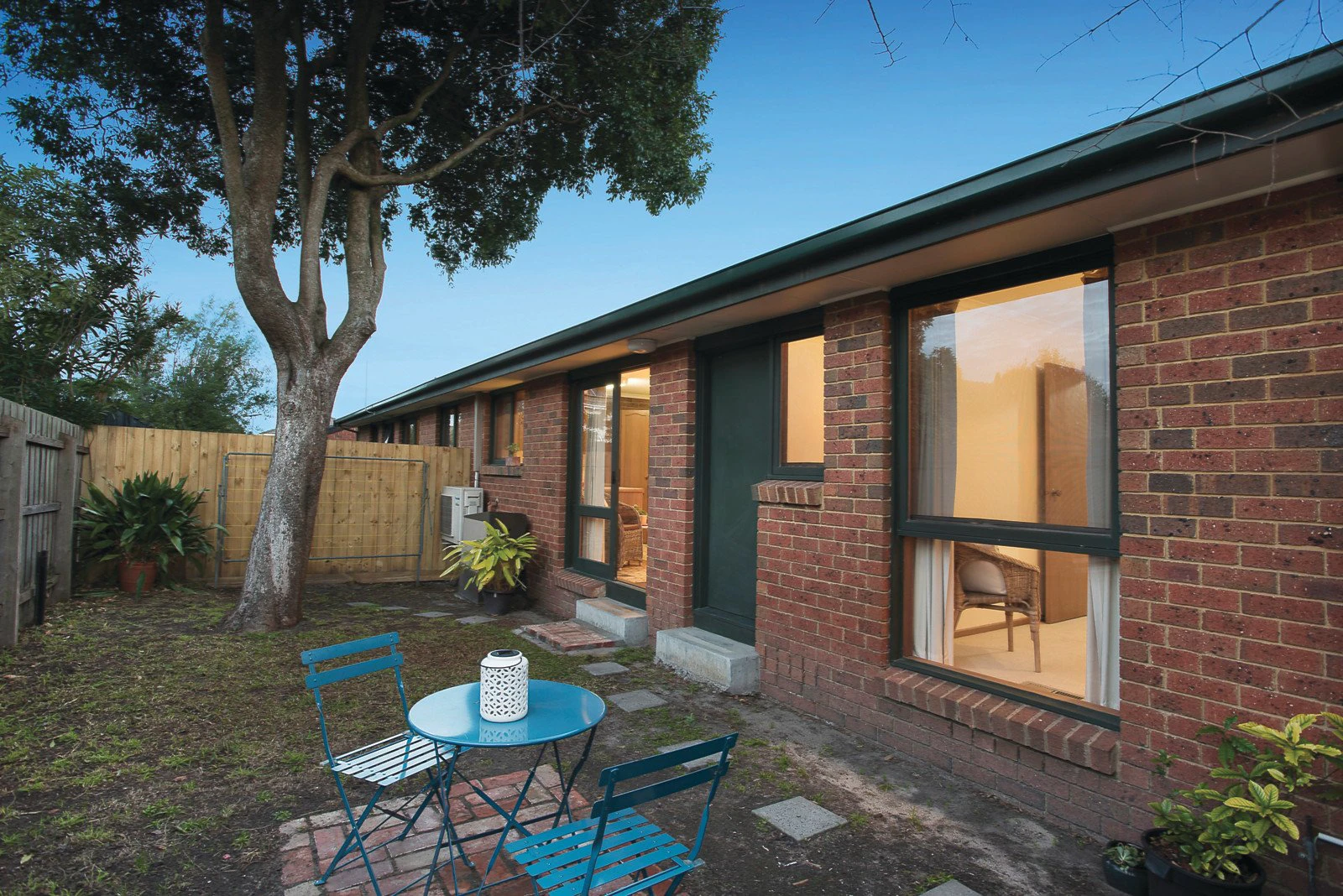 2/383 Warrigal Road, Burwood, VIC