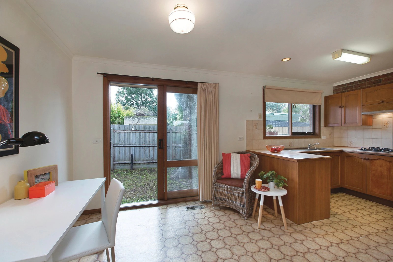 2/383 Warrigal Road, Burwood, VIC