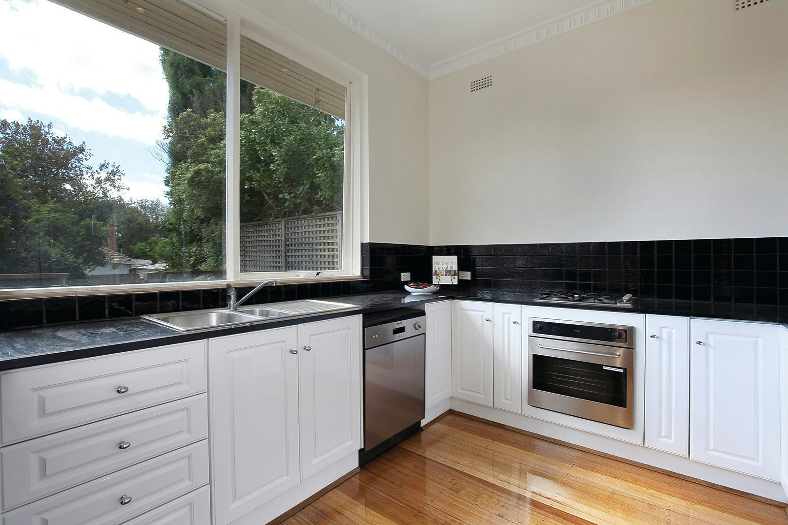 39 St Helens Road, Hawthorn East, VIC