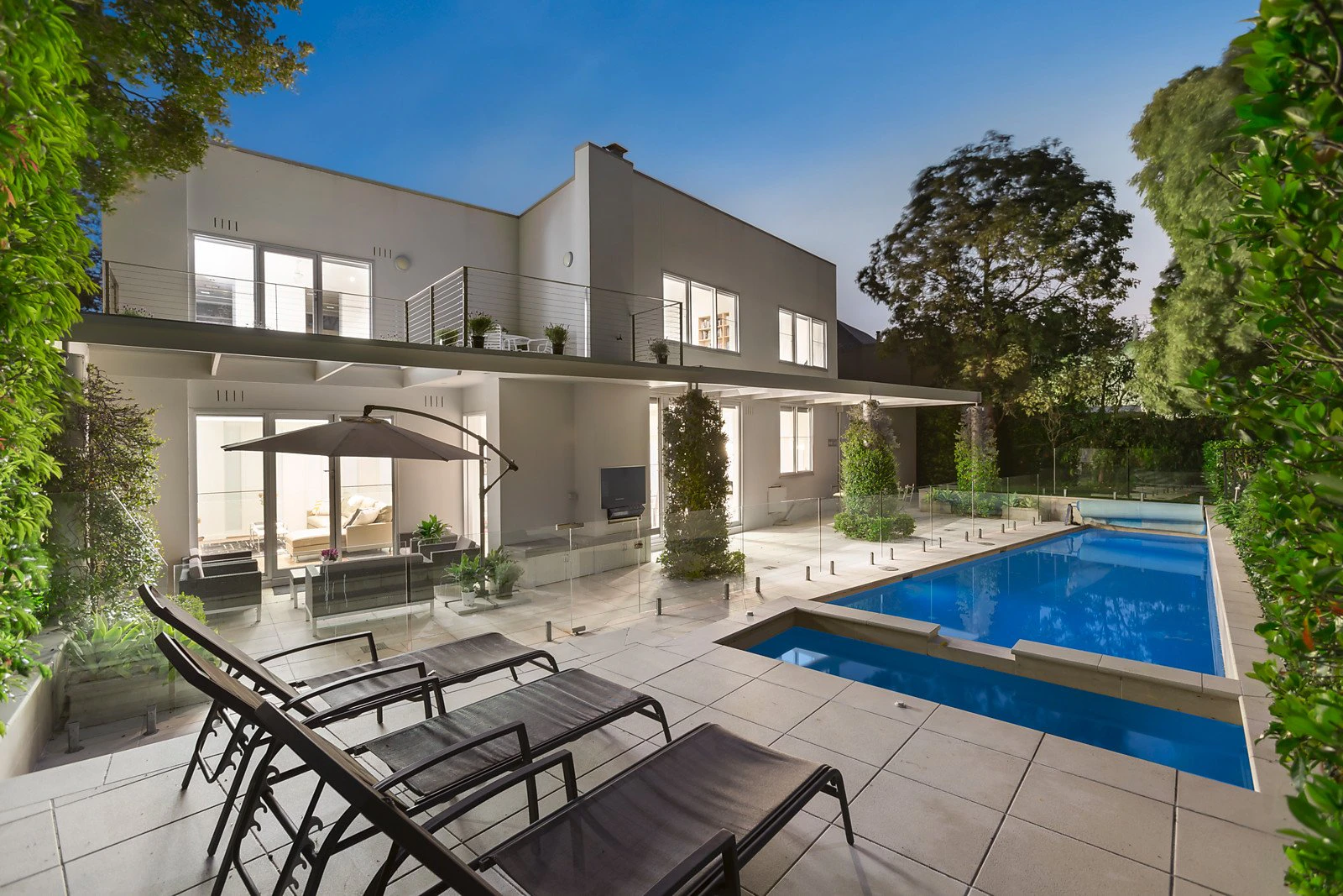 1 Maxwell Court, Toorak, VIC