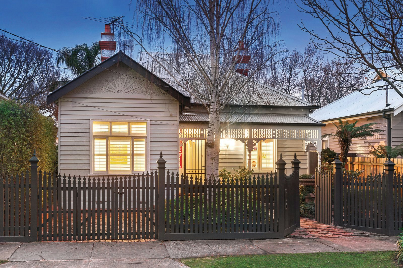 33 Emo Road, Malvern East, VIC