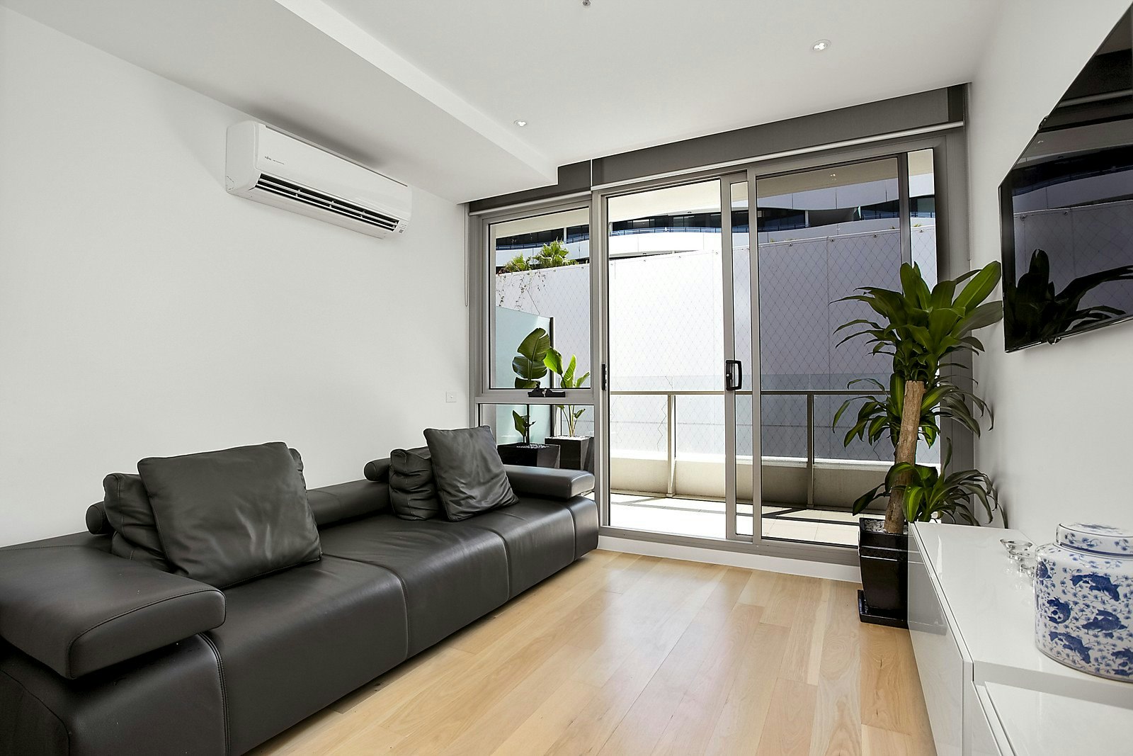 412/99 Dow Street, Port Melbourne, VIC