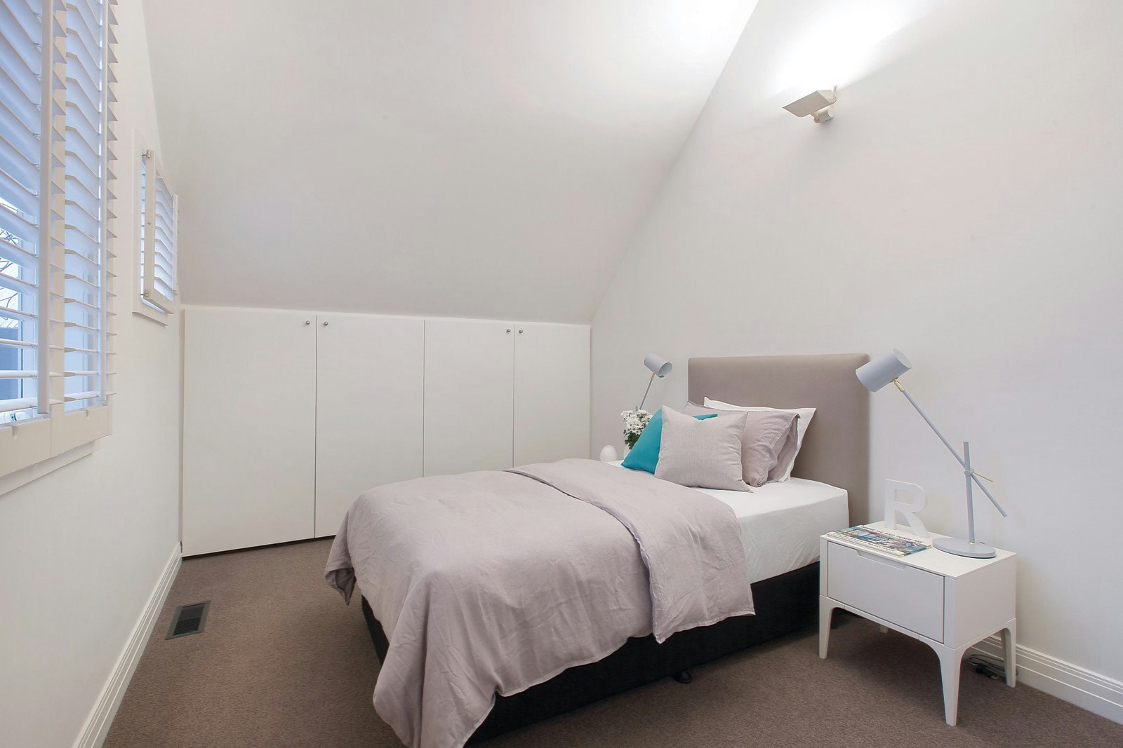 12A View Street, Canterbury, VIC