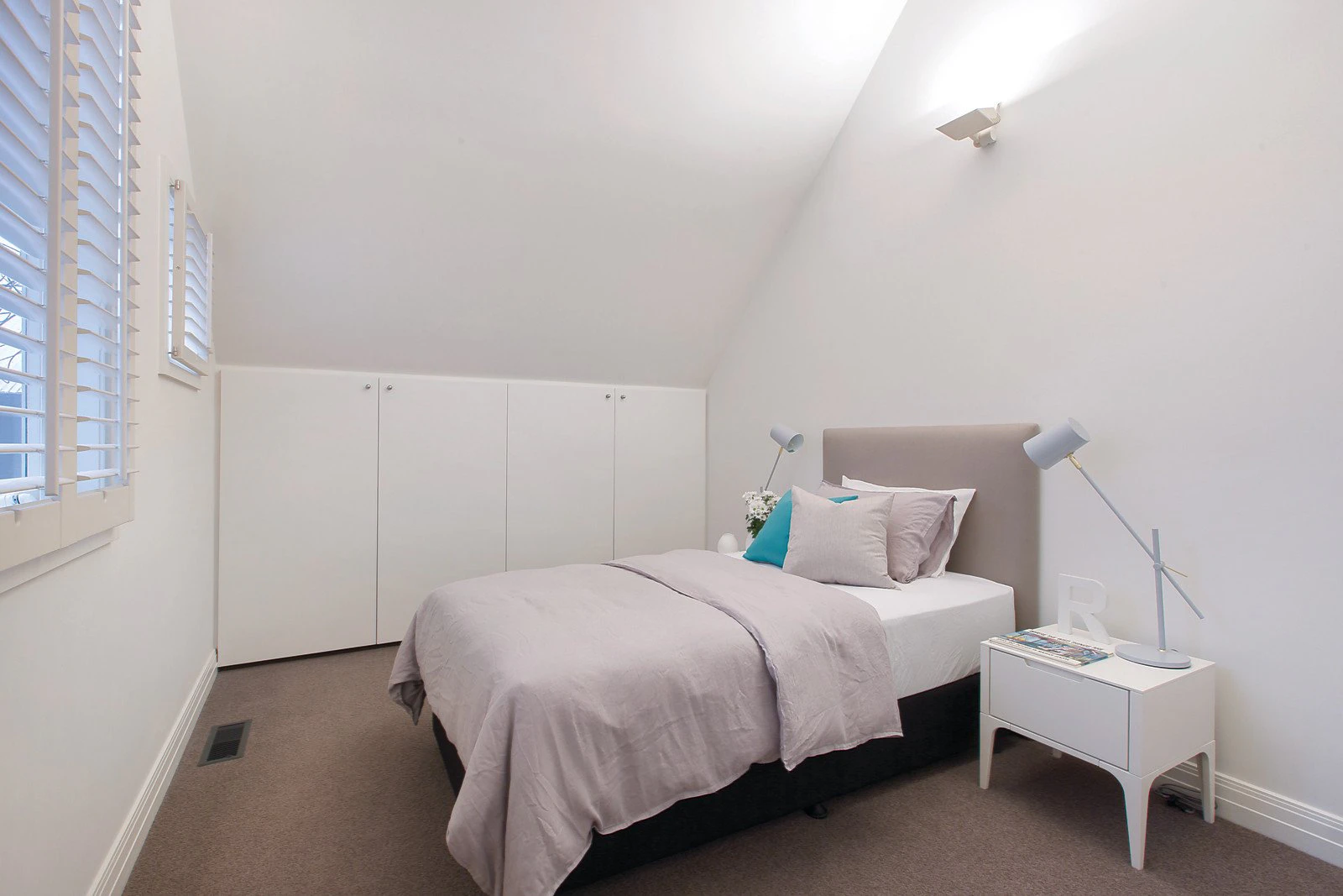 12A View Street, Canterbury, VIC