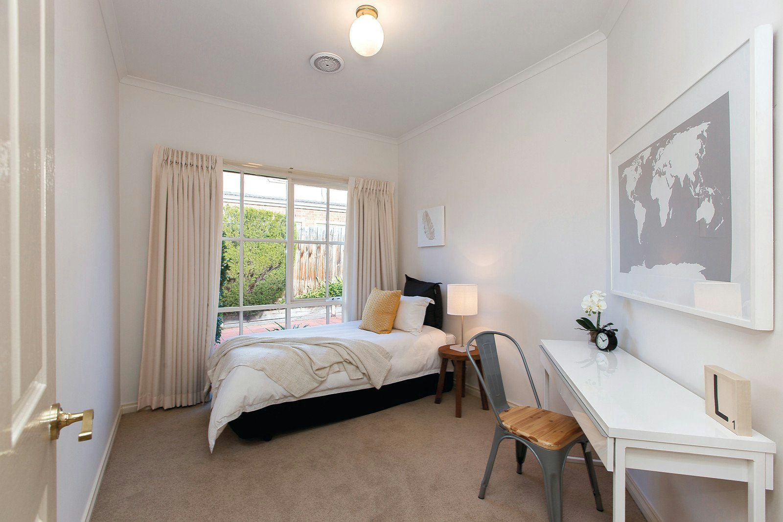 1/23 Woodlands Avenue, Kew East, VIC