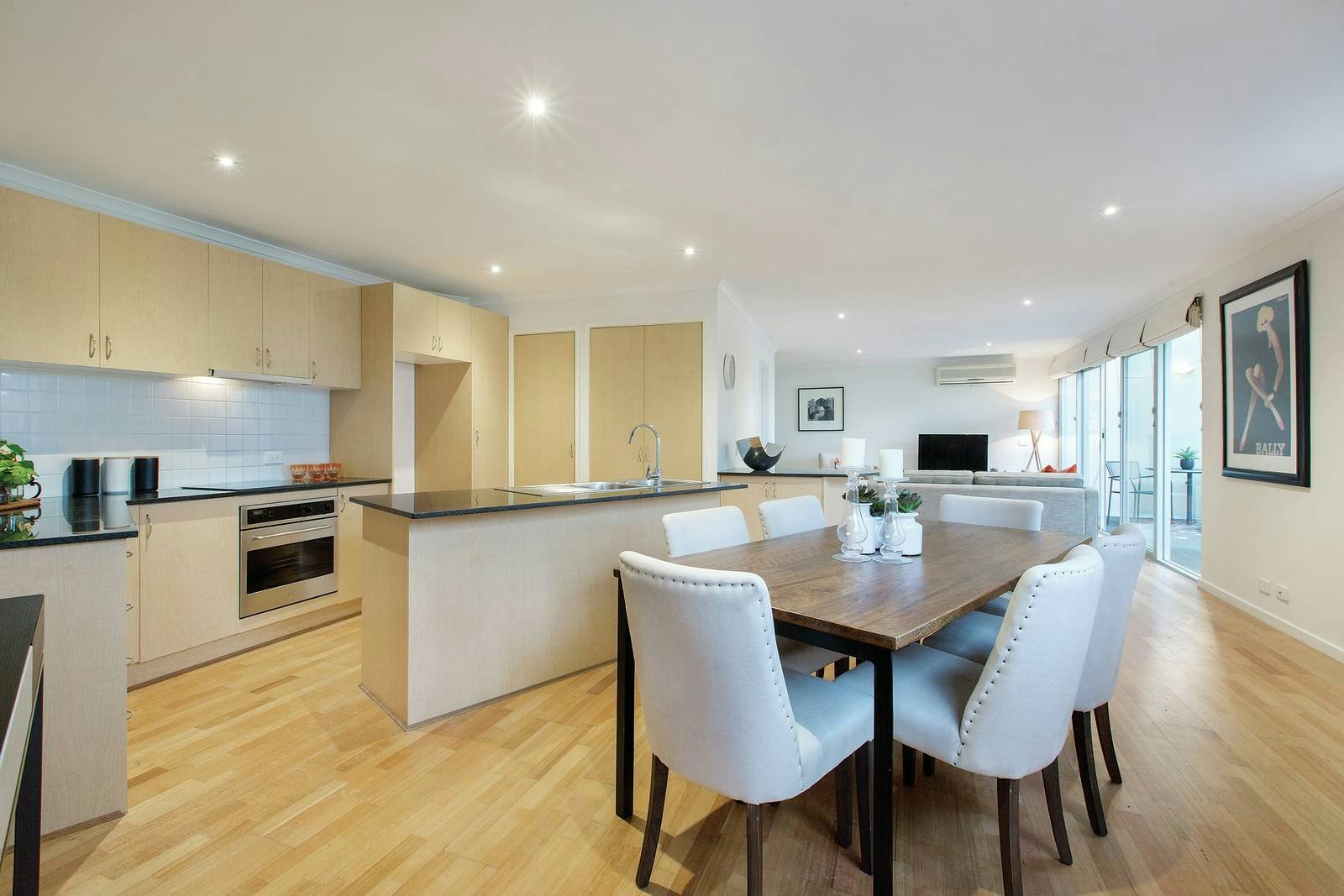 1/2 Melville Street, Hawthorn, VIC