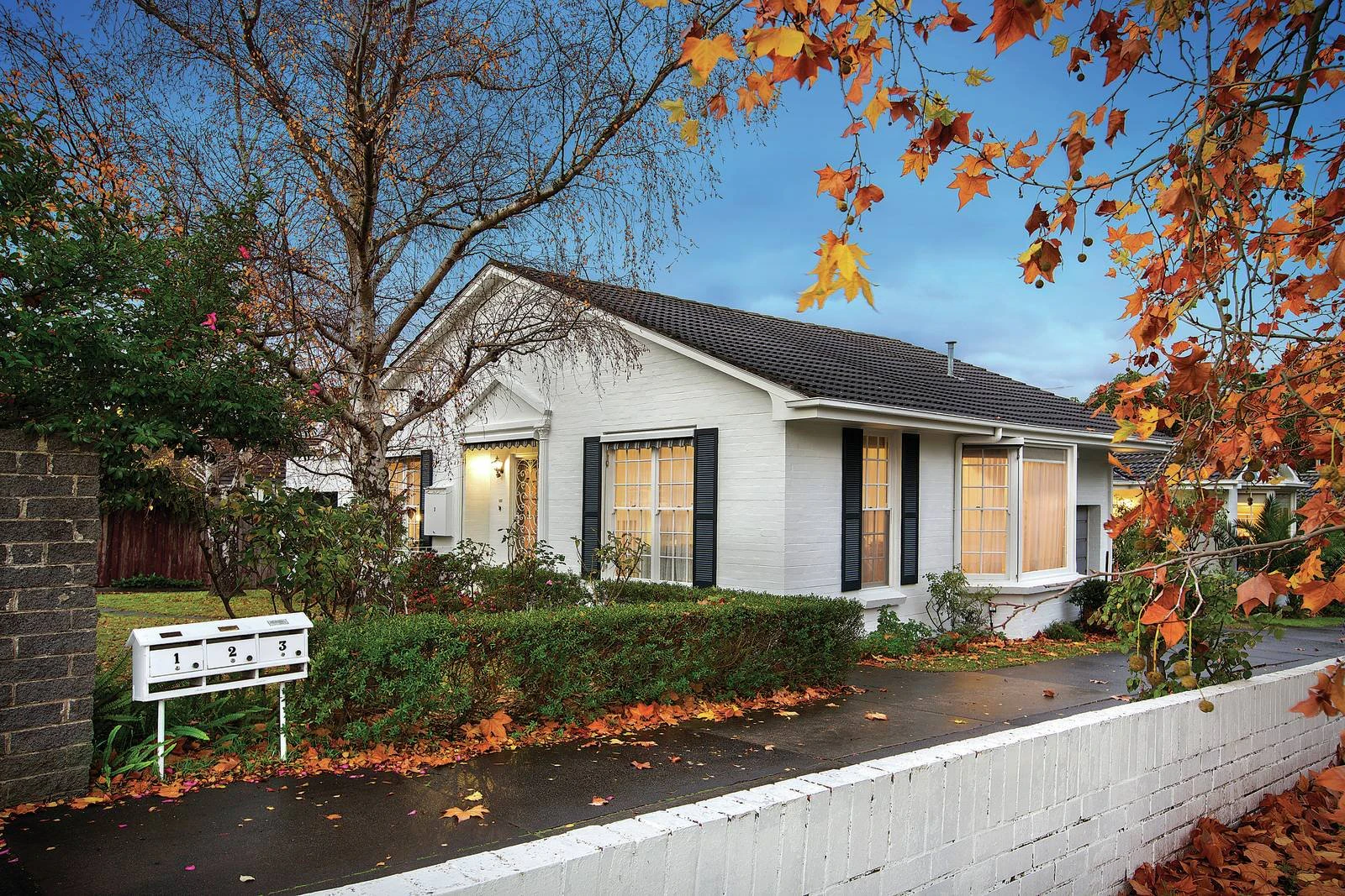 1/2 Spencer Road, Camberwell, VIC