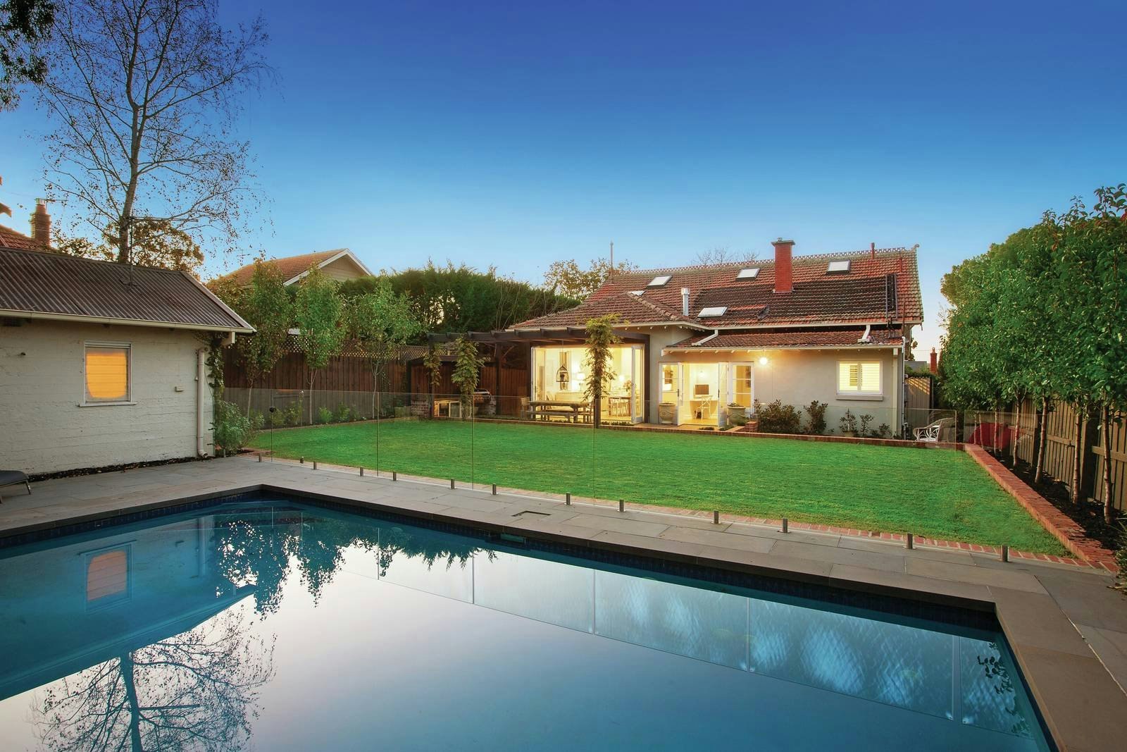 2 Martin Crescent, Glen Iris, VIC