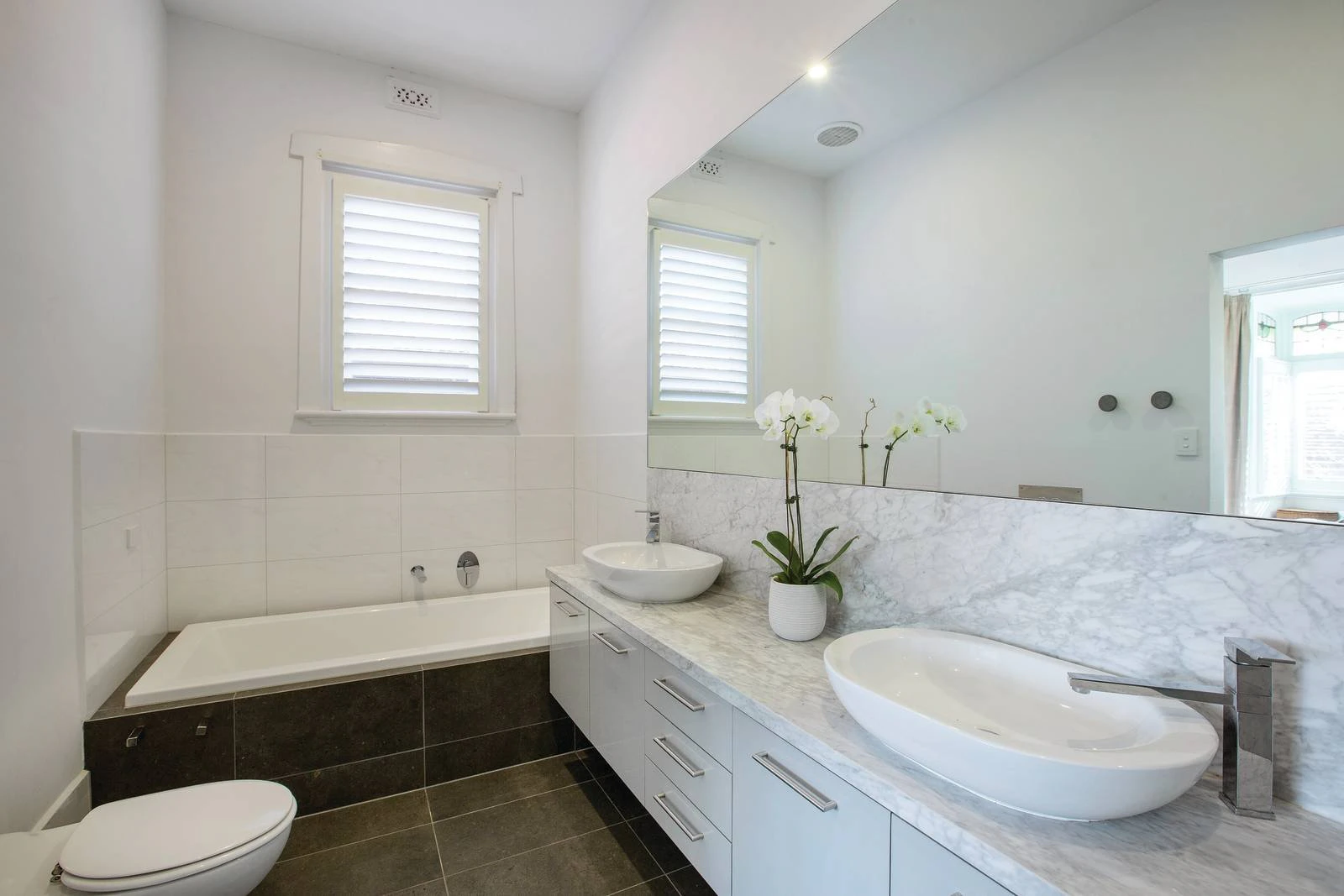 2 Martin Crescent, Glen Iris, VIC