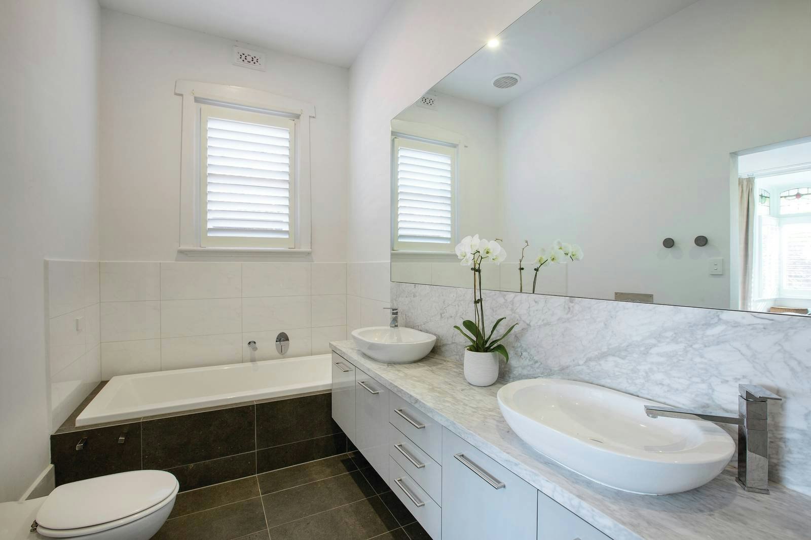 2 Martin Crescent, Glen Iris, VIC