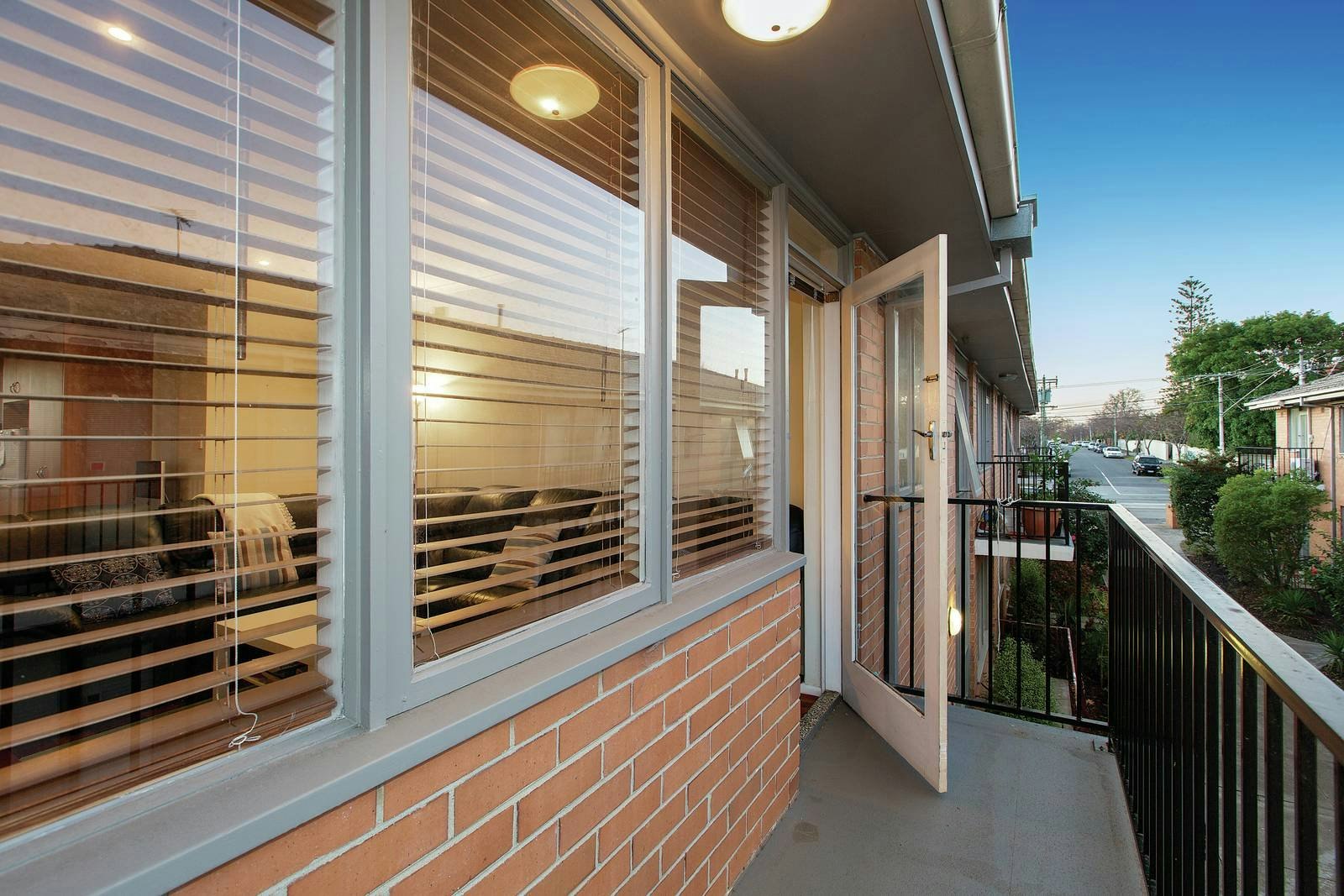 9/240 Waverley Road, Malvern East, VIC