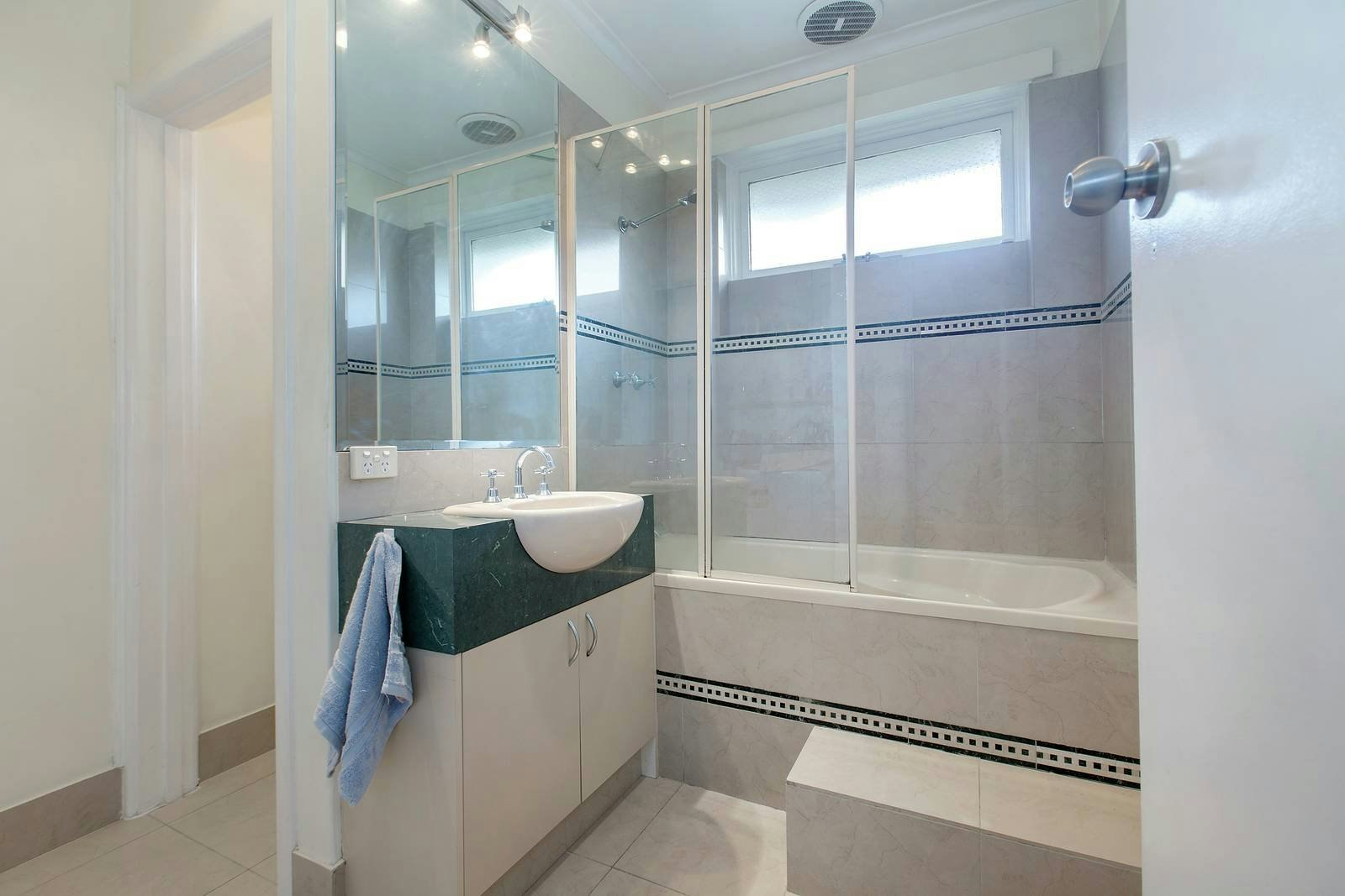 9/240 Waverley Road, Malvern East, VIC