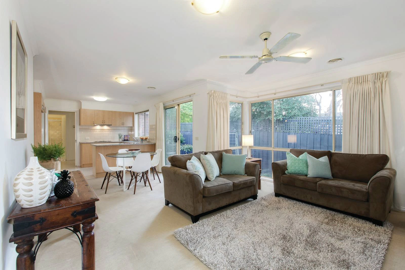 2/20 Simpsons Road, Box Hill, VIC