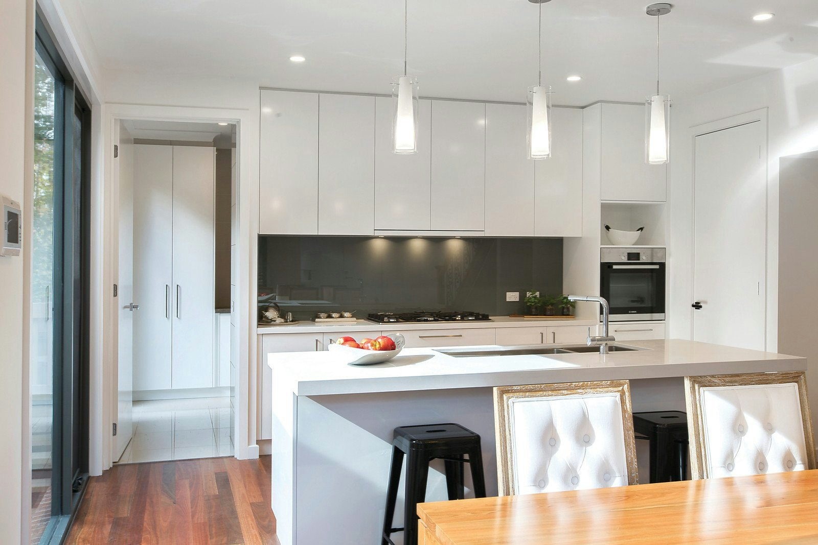 6 Strabane Avenue, Mont Albert North, VIC