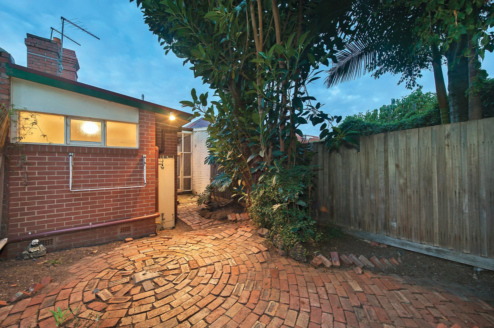 36 Ashworth Street, Albert Park, VIC