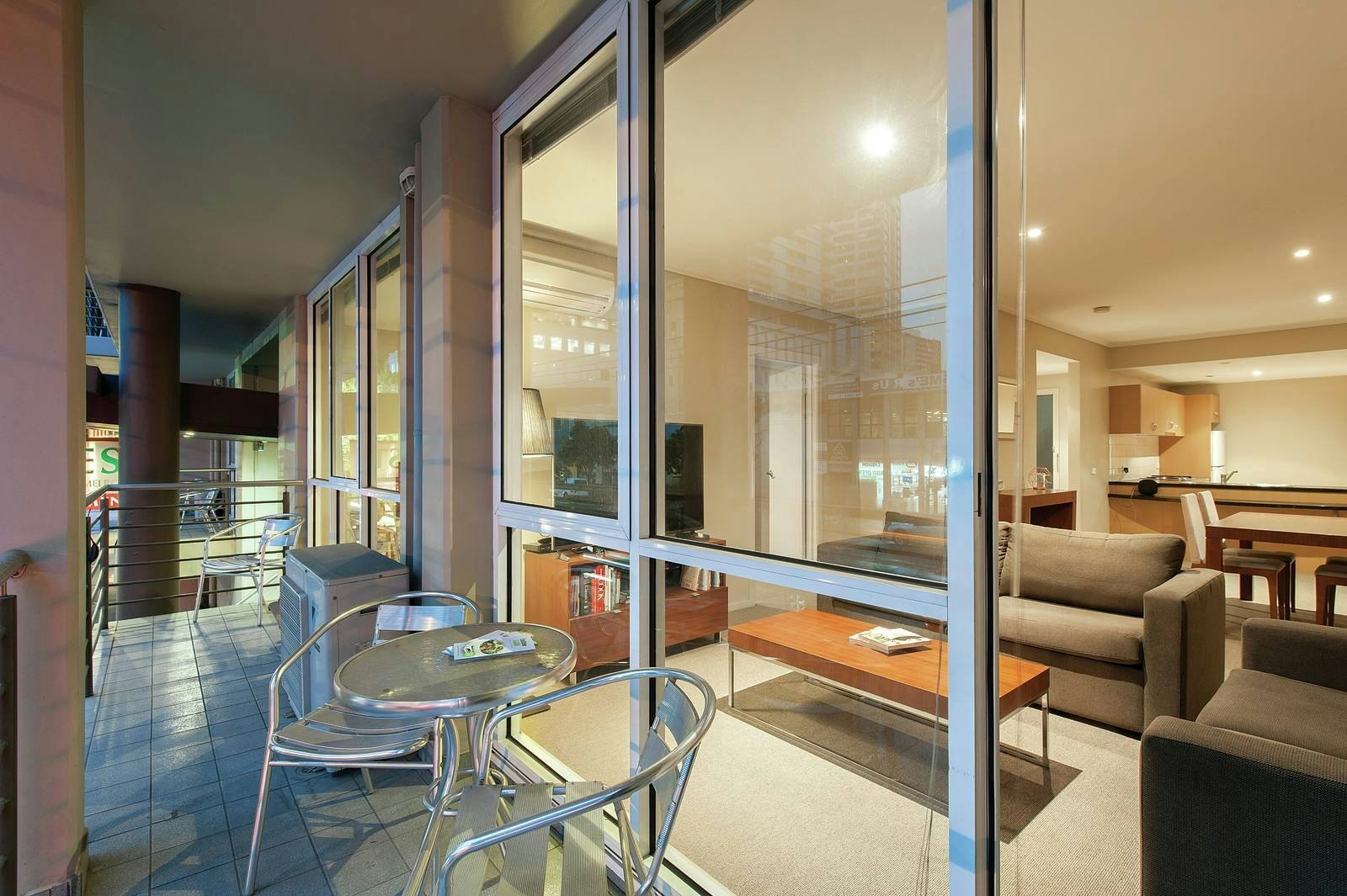 2/21 Park Street, South Melbourne, VIC