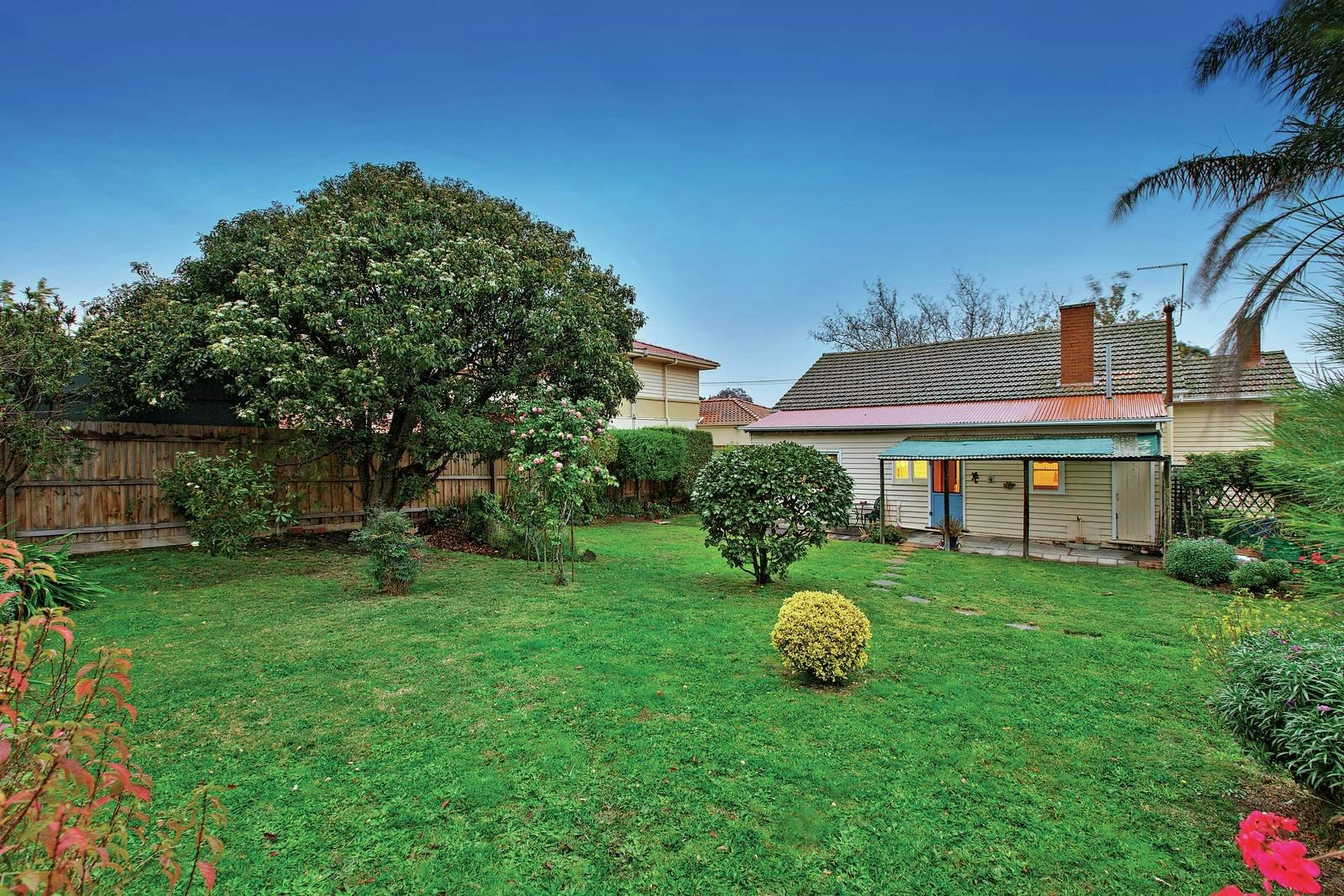 25 Wandsworth Road, Surrey Hills, VIC