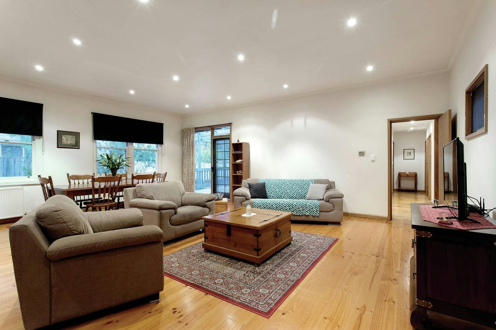 88 Rostrevor Parade, Mont Albert North, VIC